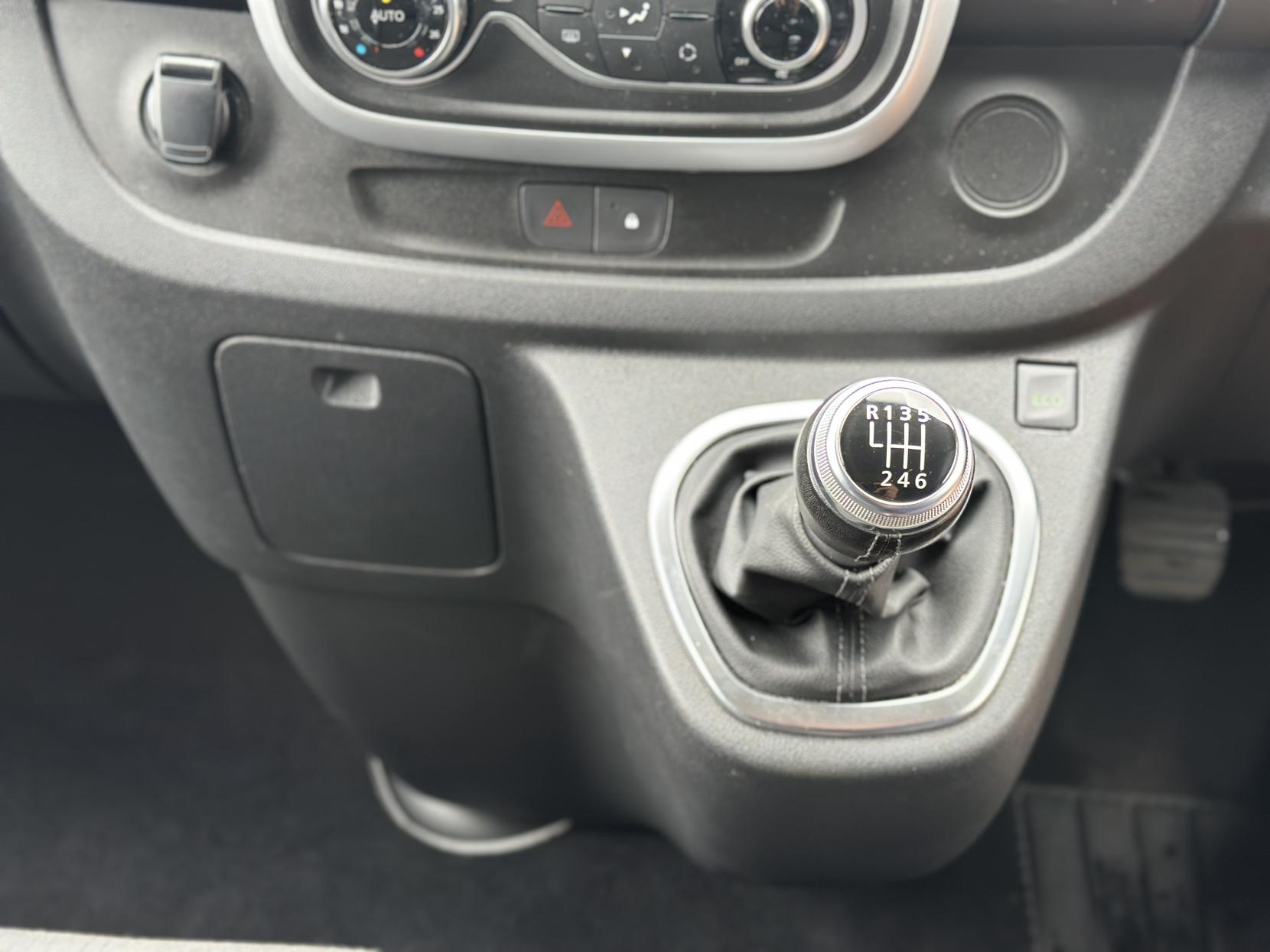 Renault Trafic 2.0 dCi ENERGY 28 Black Edition Panel Van 5dr Diesel Manual SWB Standard Roof Euro 6 (s/s) (145 ps)
