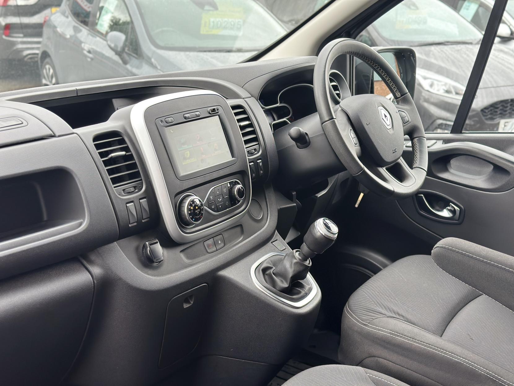 Renault Trafic 2.0 dCi ENERGY 28 Black Edition Panel Van 5dr Diesel Manual SWB Standard Roof Euro 6 (s/s) (145 ps)