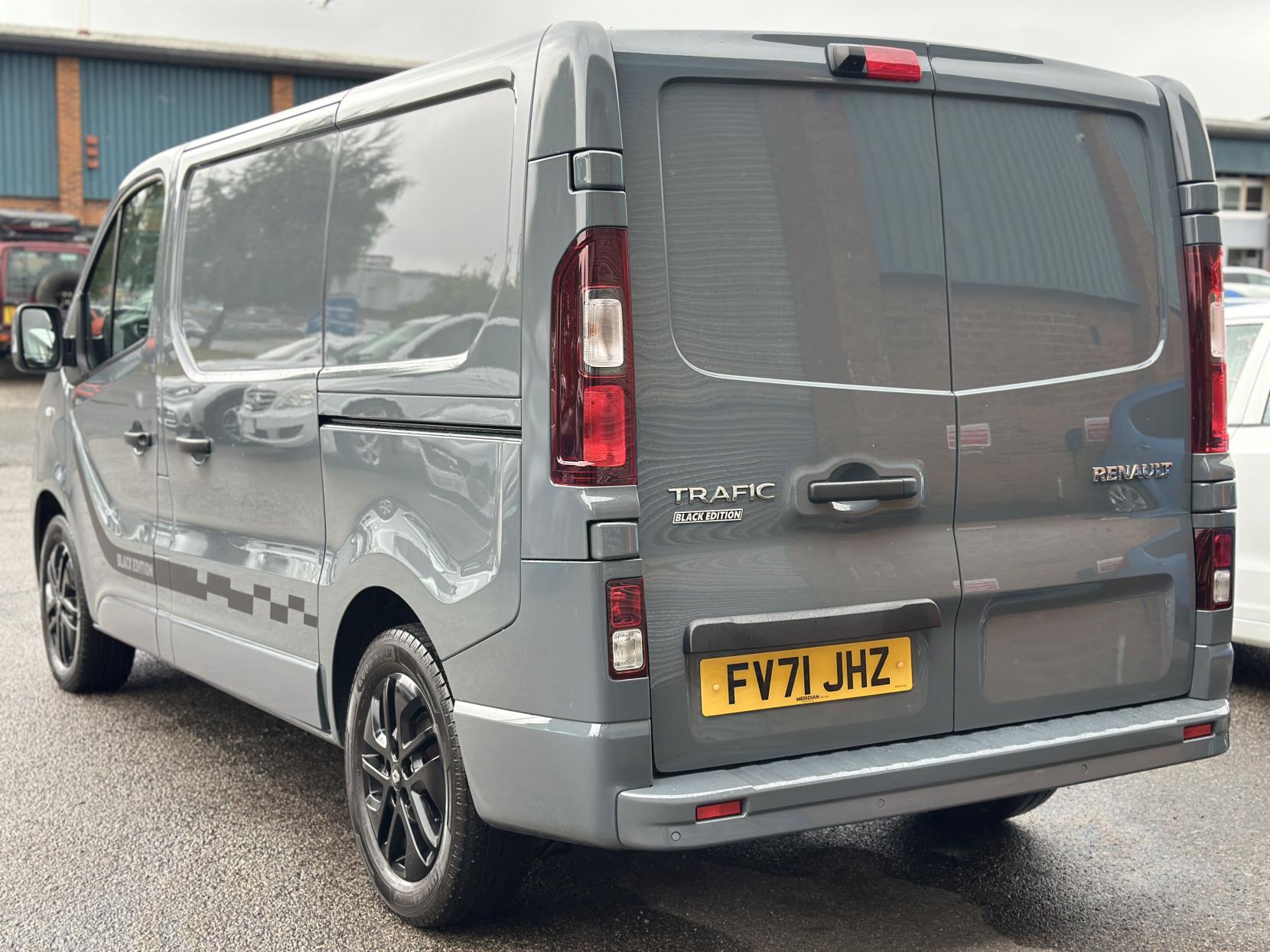 Renault Trafic 2.0 dCi ENERGY 28 Black Edition Panel Van 5dr Diesel Manual SWB Standard Roof Euro 6 (s/s) (145 ps)