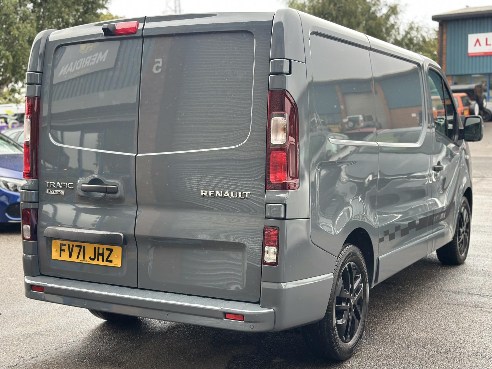 Renault Trafic 2.0 dCi ENERGY 28 Black Edition Panel Van 5dr Diesel Manual SWB Standard Roof Euro 6 (s/s) (145 ps)