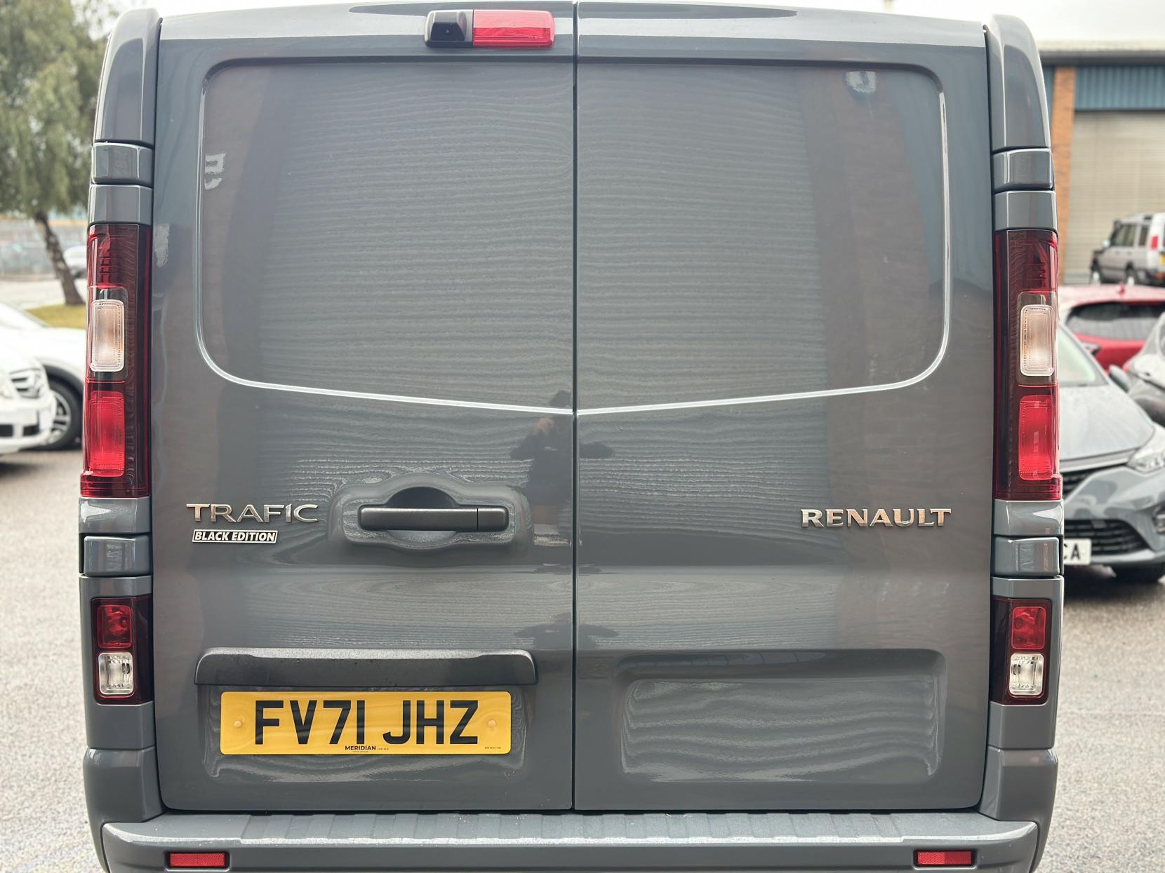 Renault Trafic 2.0 dCi ENERGY 28 Black Edition Panel Van 5dr Diesel Manual SWB Standard Roof Euro 6 (s/s) (145 ps)