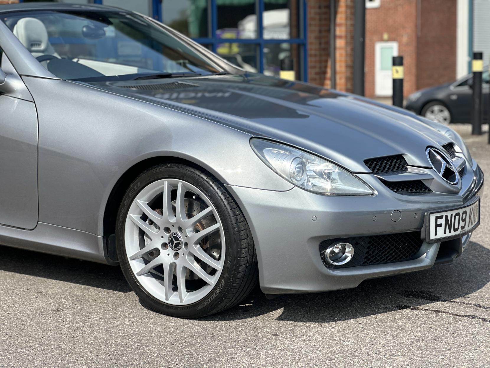 Mercedes-Benz SLK 1.8 SLK200K Convertible 2dr Petrol Tiptronic Euro 4 (184 ps)