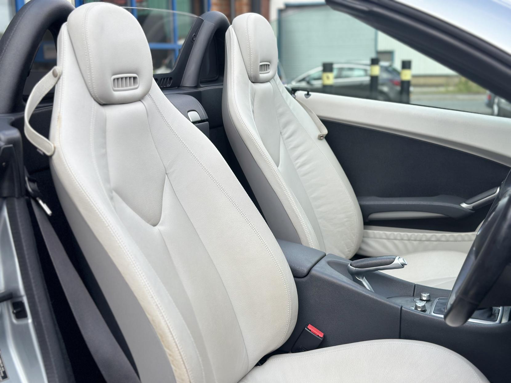Mercedes-Benz SLK 1.8 SLK200K Convertible 2dr Petrol Tiptronic Euro 4 (184 ps)