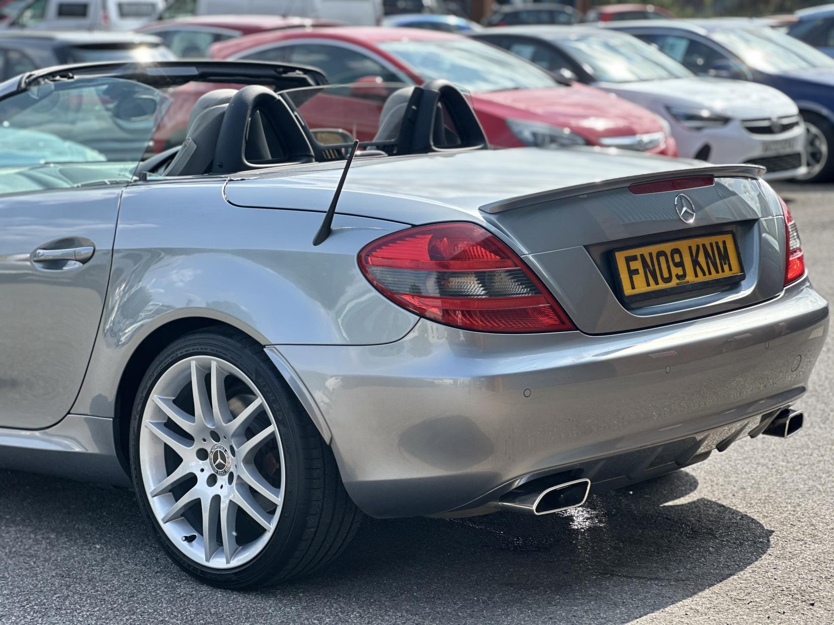 Mercedes-Benz SLK 1.8 SLK200K Convertible 2dr Petrol Tiptronic Euro 4 (184 ps)