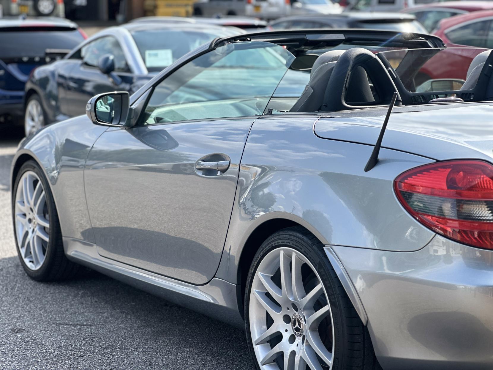 Mercedes-Benz SLK 1.8 SLK200K Convertible 2dr Petrol Tiptronic Euro 4 (184 ps)