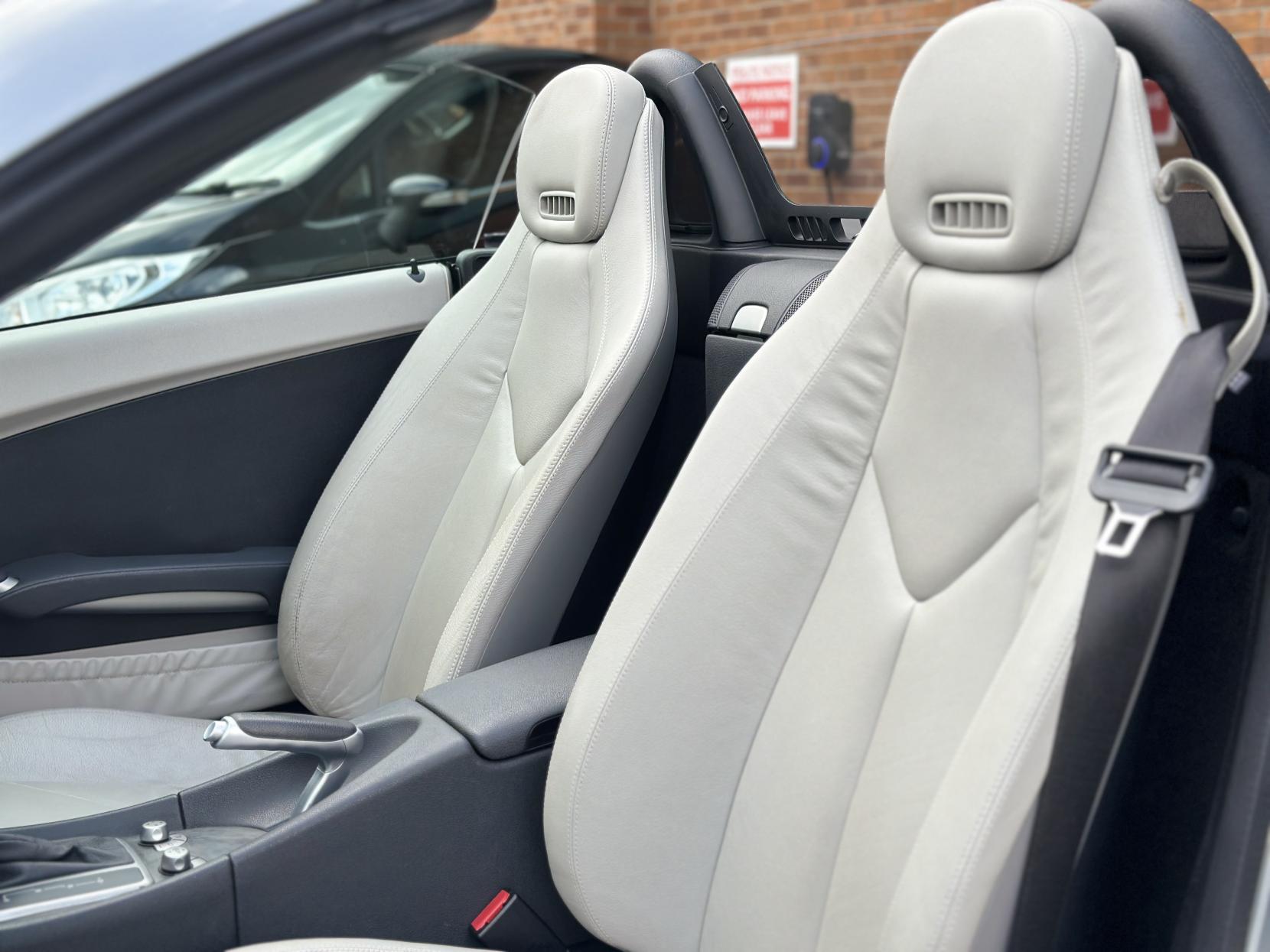 Mercedes-Benz SLK 1.8 SLK200K Convertible 2dr Petrol Tiptronic Euro 4 (184 ps)