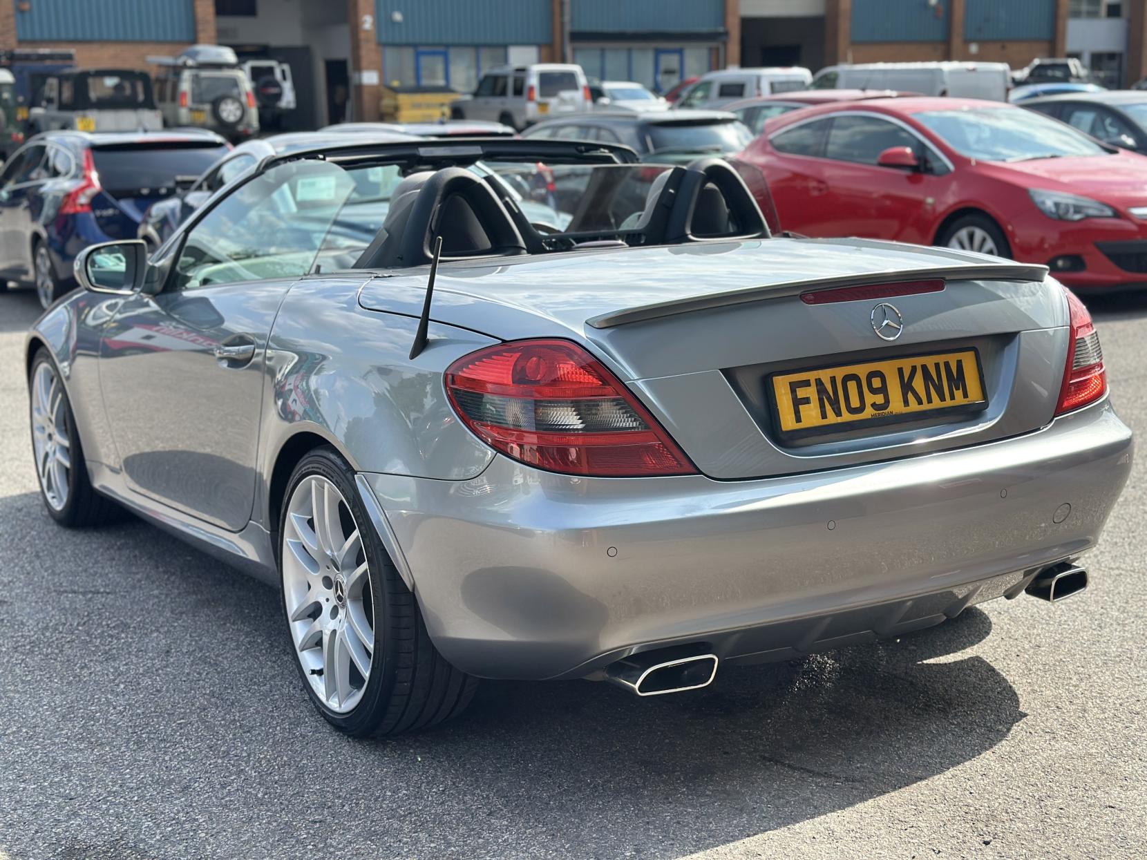 Mercedes-Benz SLK 1.8 SLK200K Convertible 2dr Petrol Tiptronic Euro 4 (184 ps)