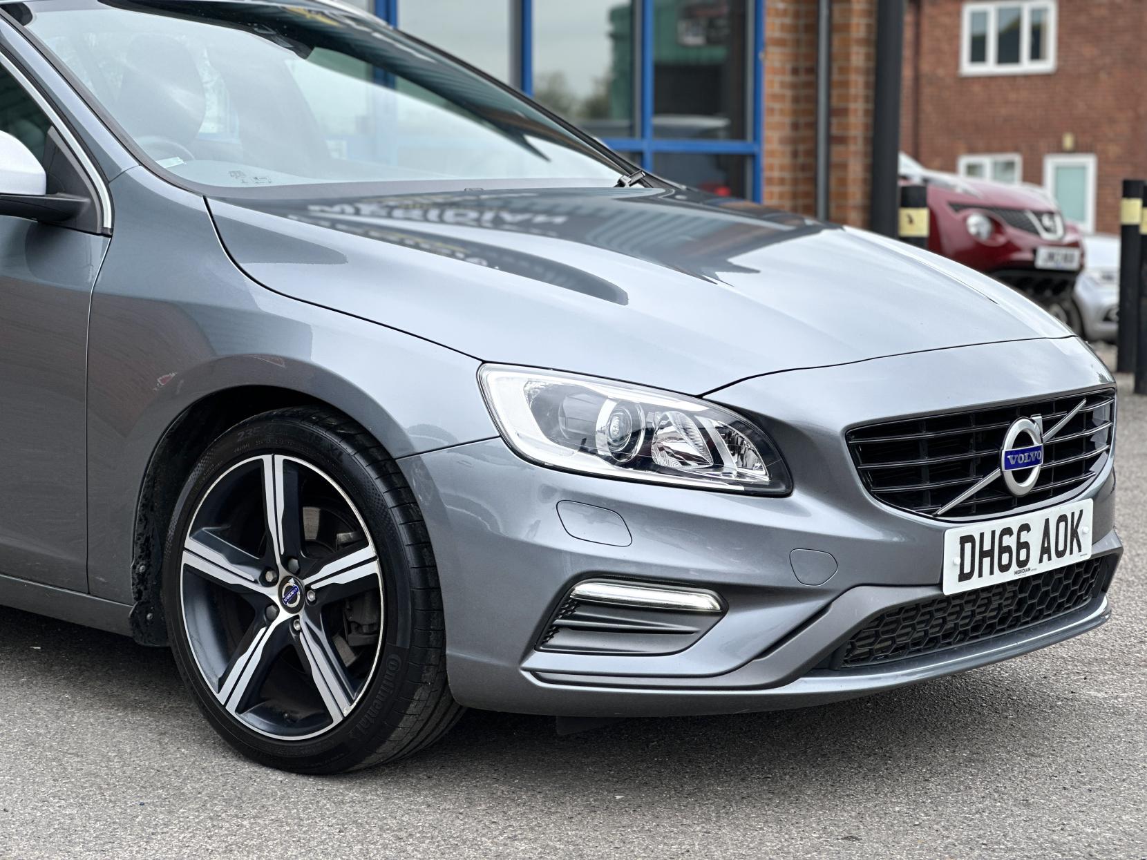 Volvo V60 2.0 D4 R-Design Lux Nav Estate 5dr Diesel Manual Euro 6 (s/s) (190 ps)