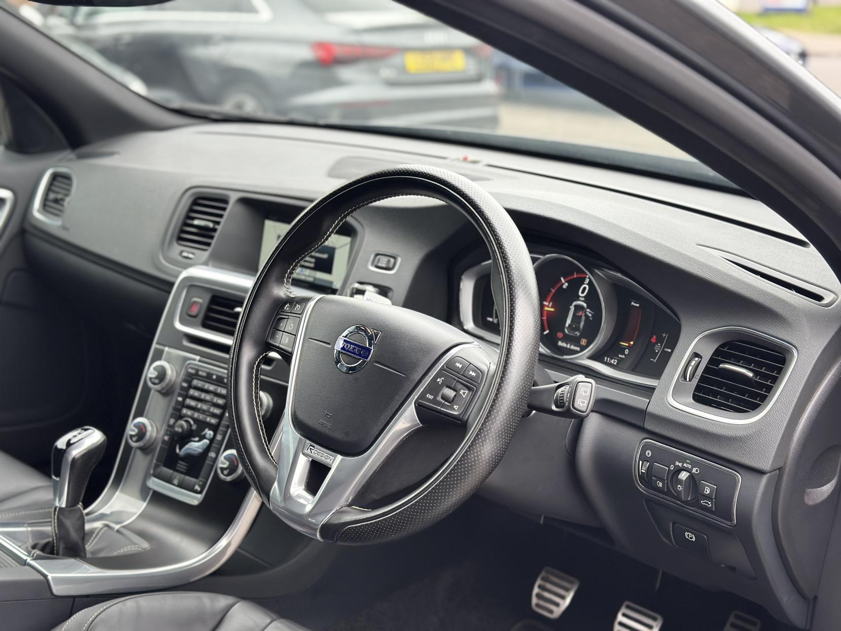 Volvo V60 2.0 D4 R-Design Lux Nav Estate 5dr Diesel Manual Euro 6 (s/s) (190 ps)