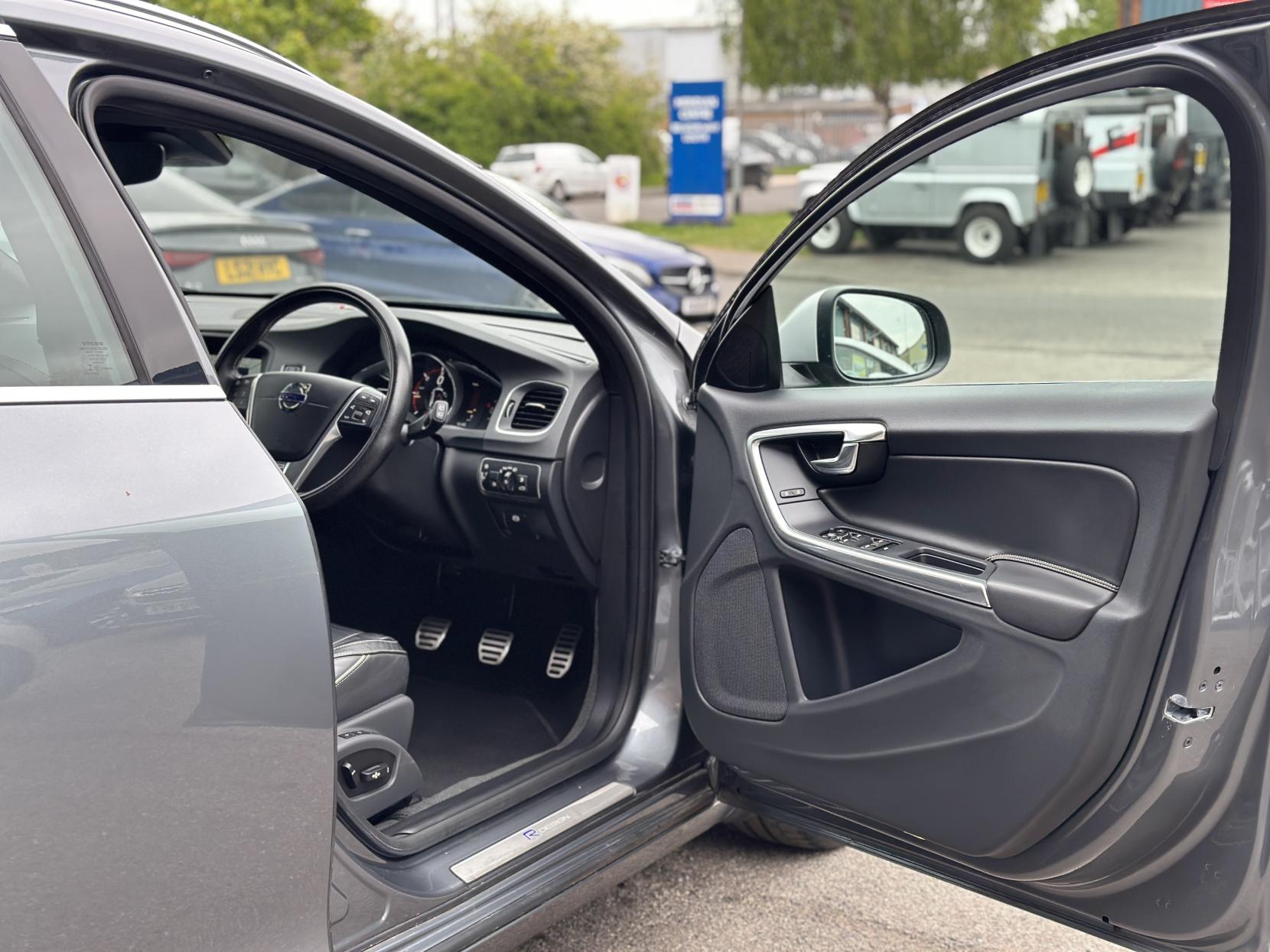 Volvo V60 2.0 D4 R-Design Lux Nav Estate 5dr Diesel Manual Euro 6 (s/s) (190 ps)
