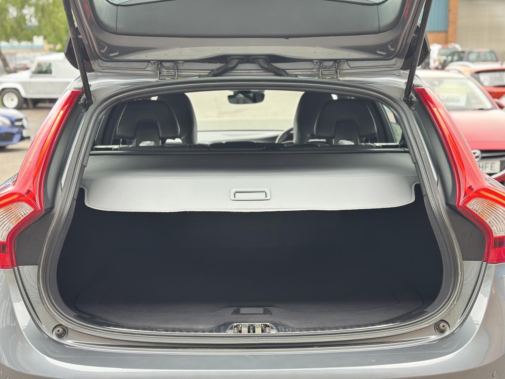 Volvo V60 2.0 D4 R-Design Lux Nav Estate 5dr Diesel Manual Euro 6 (s/s) (190 ps)