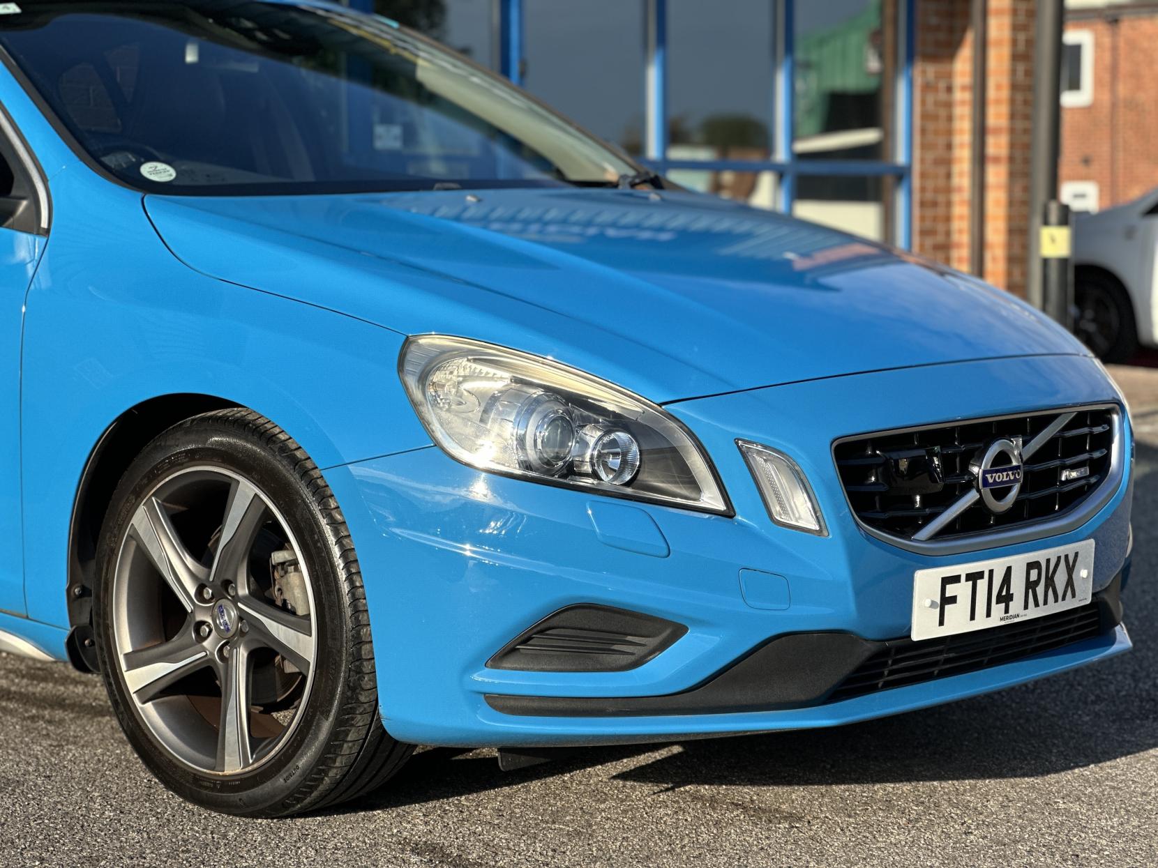 Volvo S60 1.6 T4 R-Design Nav Saloon 4dr Petrol Powershift Euro 5 (180 ps)