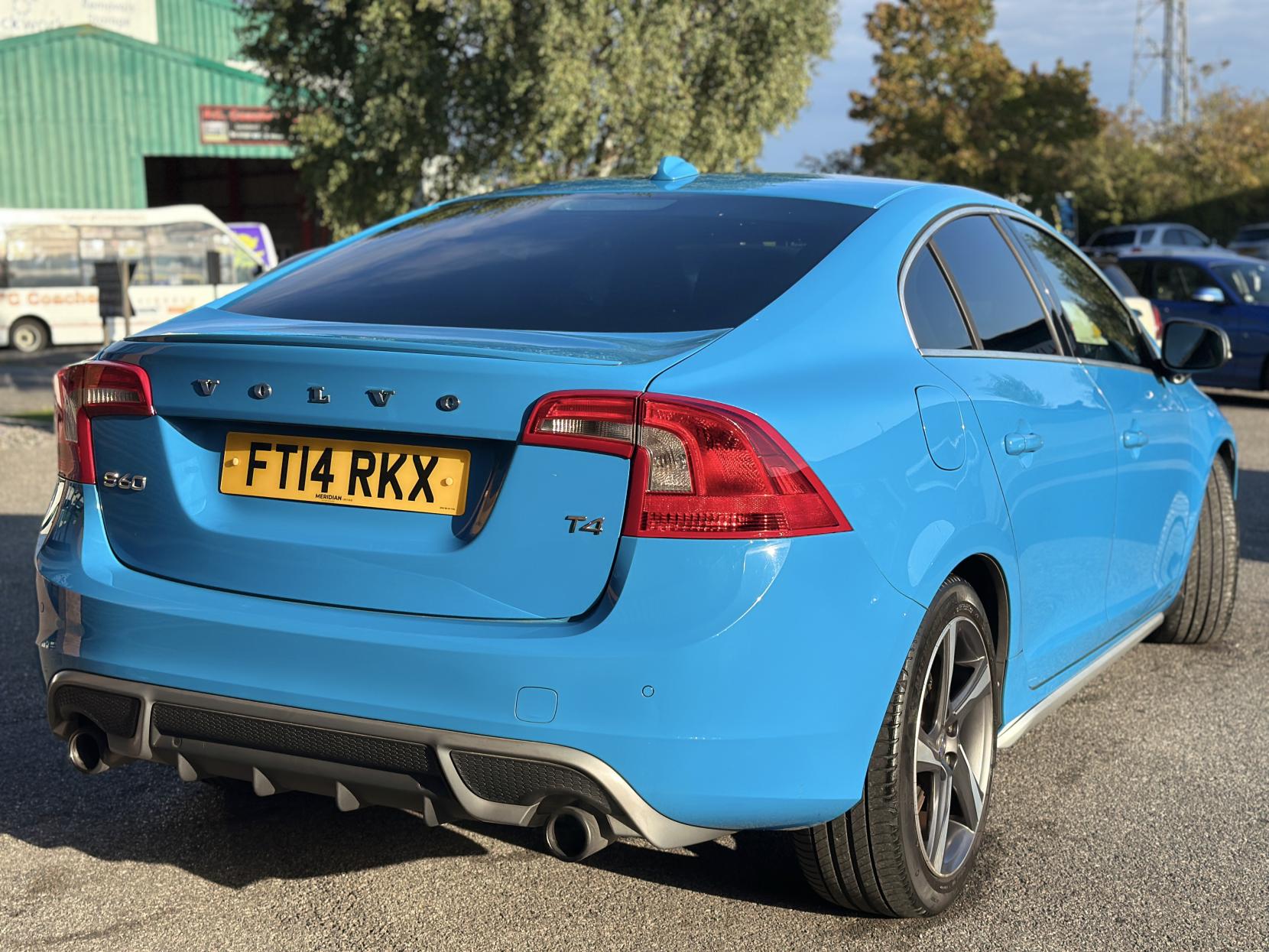 Volvo S60 1.6 T4 R-Design Nav Saloon 4dr Petrol Powershift Euro 5 (180 ps)