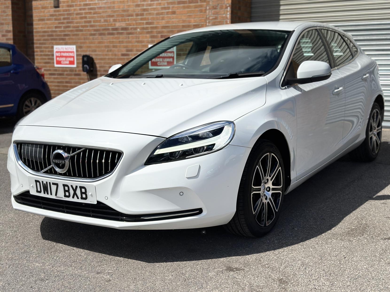 Volvo V40 2.0 D4 Inscription Hatchback 5dr Diesel Auto Euro 6 (s/s) (190 ps)