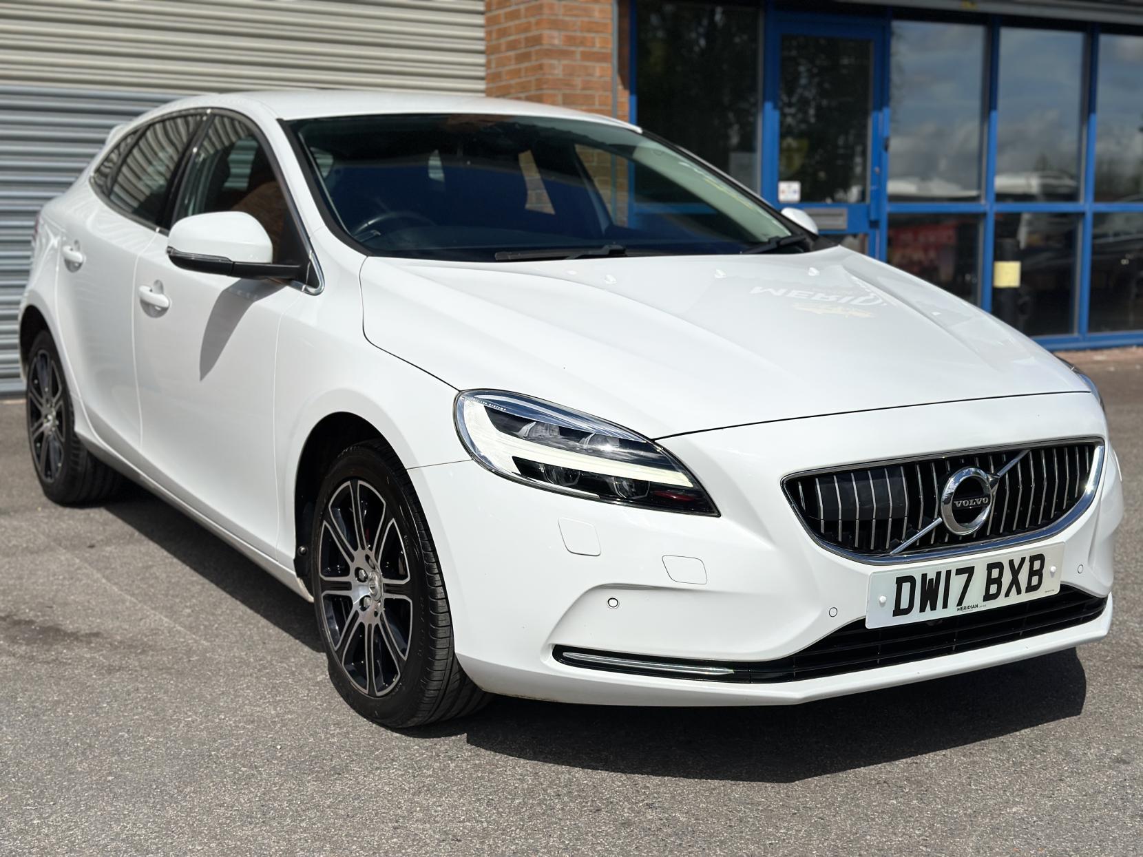 Volvo V40 2.0 D4 Inscription Hatchback 5dr Diesel Auto Euro 6 (s/s) (190 ps)