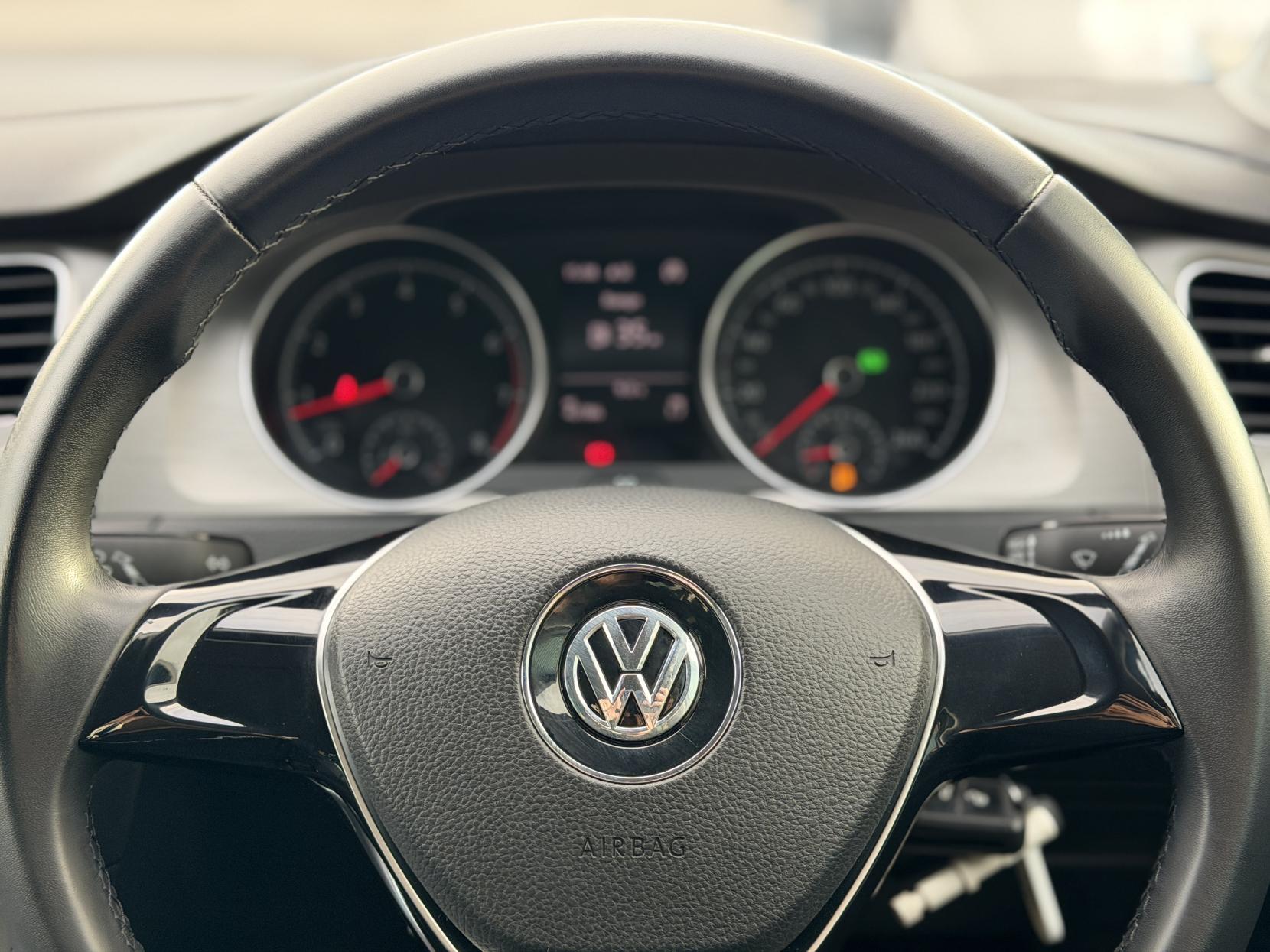 Volkswagen Golf 1.2 TSI BlueMotion Tech S Estate 5dr Petrol DSG Euro 5 (s/s) (105 ps)