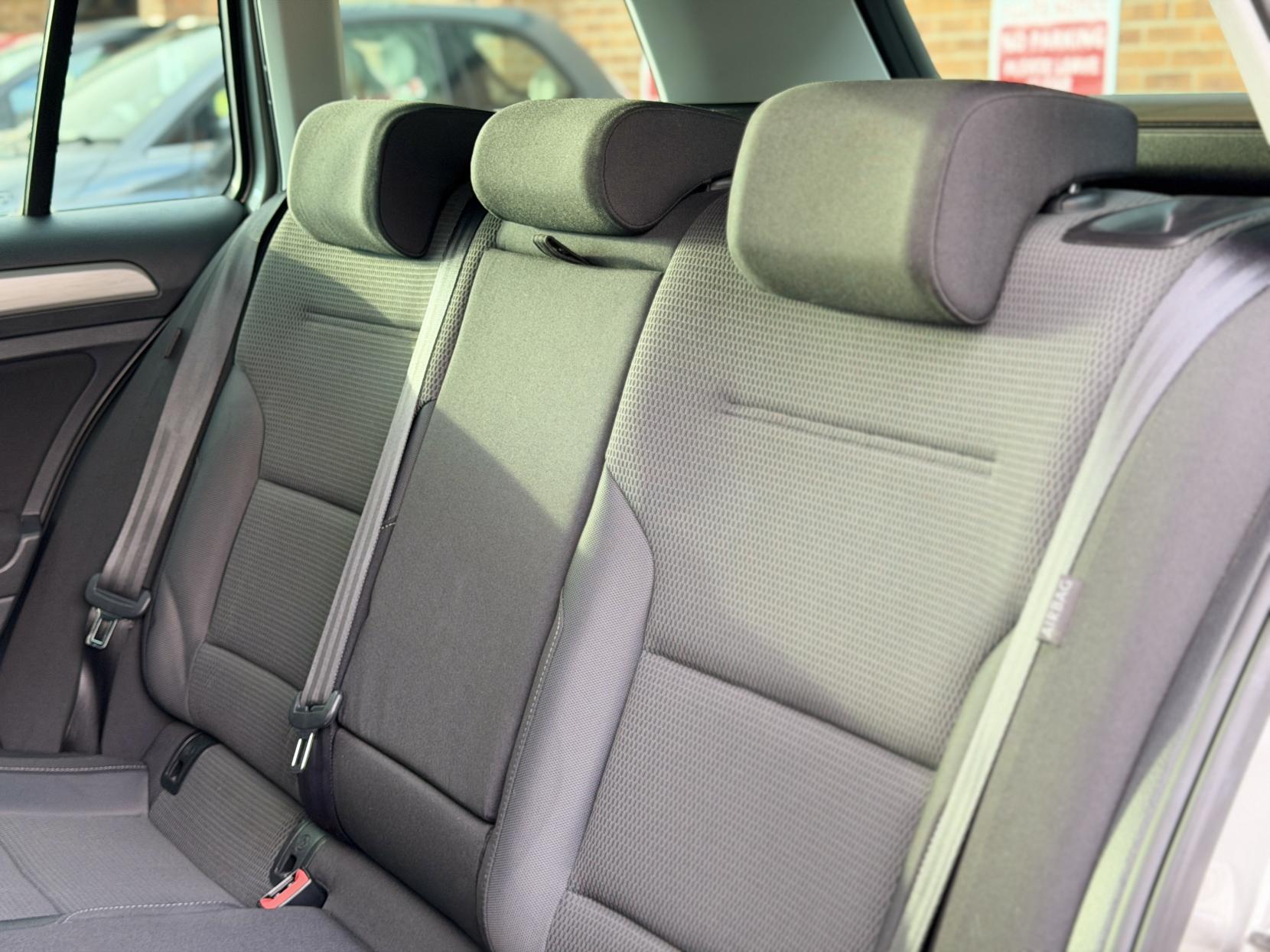 Volkswagen Golf 1.2 TSI BlueMotion Tech S Estate 5dr Petrol DSG Euro 5 (s/s) (105 ps)