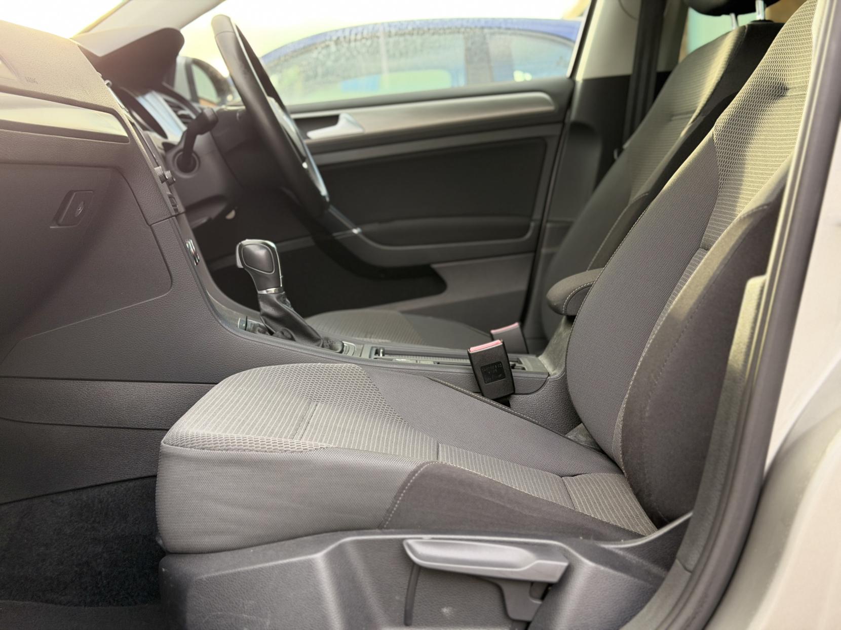 Volkswagen Golf 1.2 TSI BlueMotion Tech S Estate 5dr Petrol DSG Euro 5 (s/s) (105 ps)