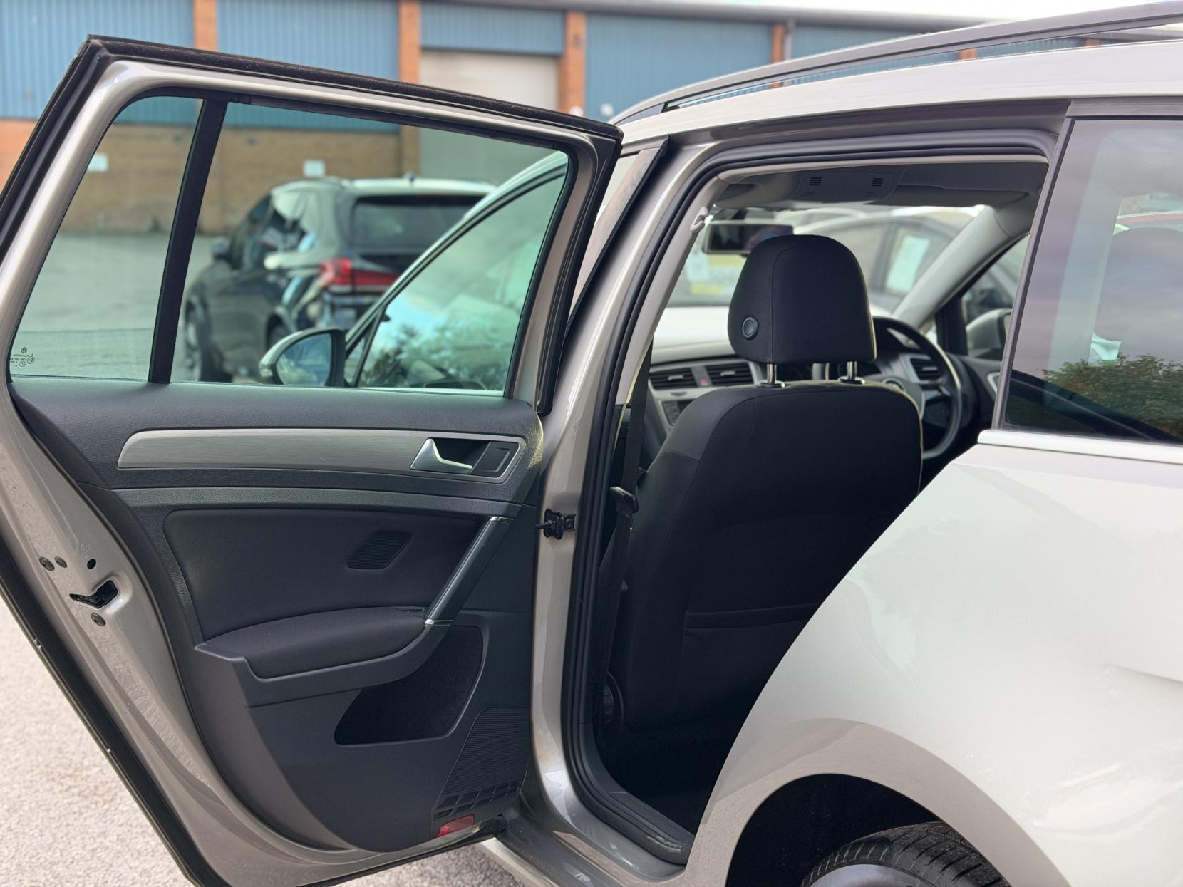 Volkswagen Golf 1.2 TSI BlueMotion Tech S Estate 5dr Petrol DSG Euro 5 (s/s) (105 ps)