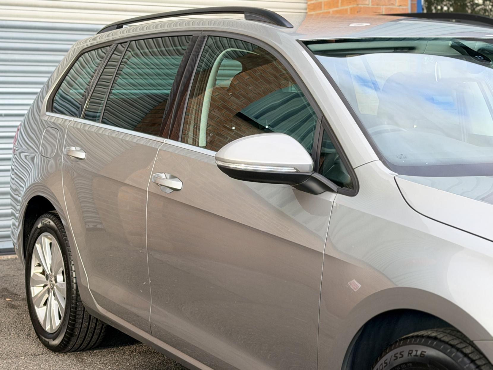 Volkswagen Golf 1.2 TSI BlueMotion Tech S Estate 5dr Petrol DSG Euro 5 (s/s) (105 ps)