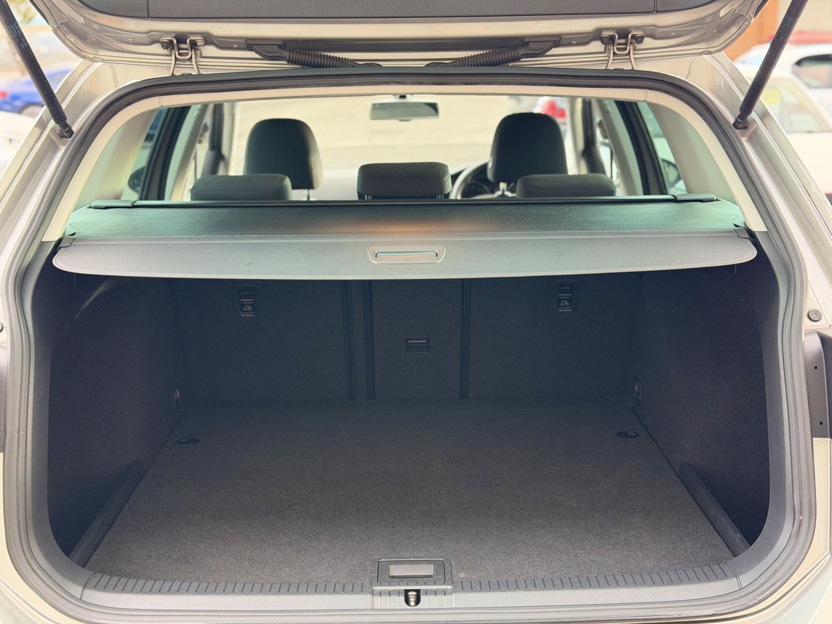 Volkswagen Golf 1.2 TSI BlueMotion Tech S Estate 5dr Petrol DSG Euro 5 (s/s) (105 ps)