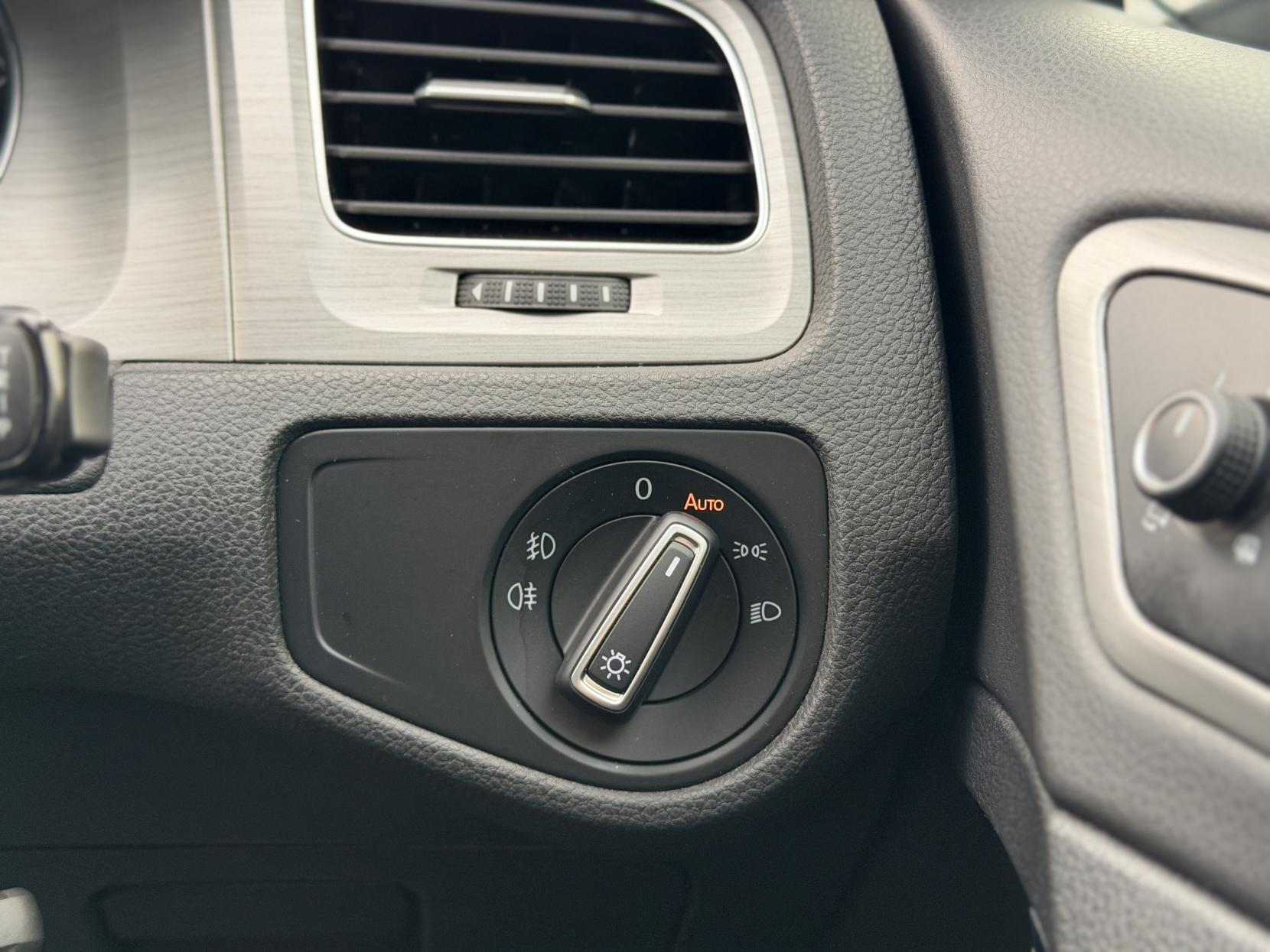 Volkswagen Golf 1.2 TSI BlueMotion Tech S Estate 5dr Petrol DSG Euro 5 (s/s) (105 ps)