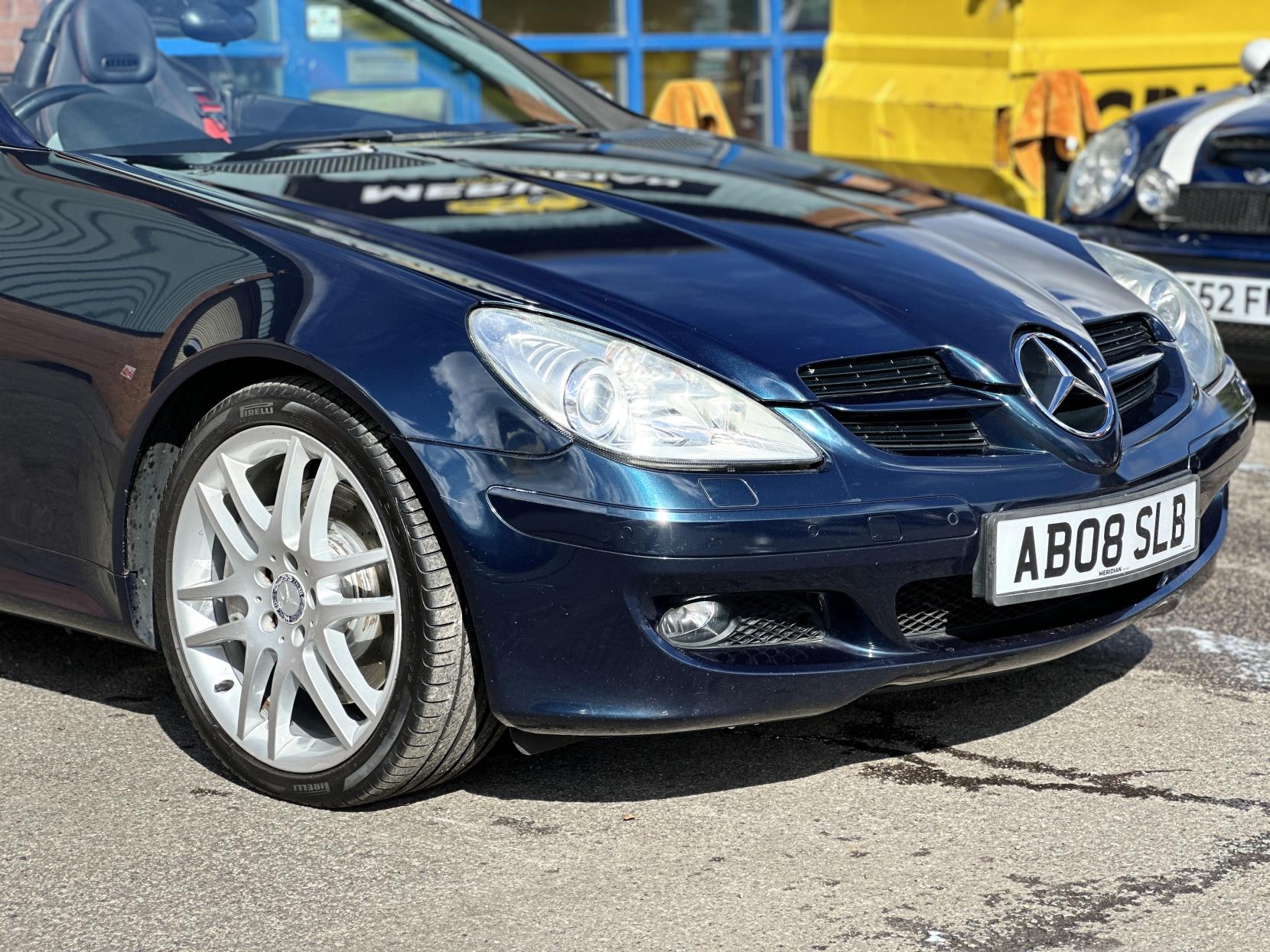 Mercedes-Benz SLK 3.0 SLK280 Convertible 2dr Petrol G-Tronic Euro 5 (231 ps)