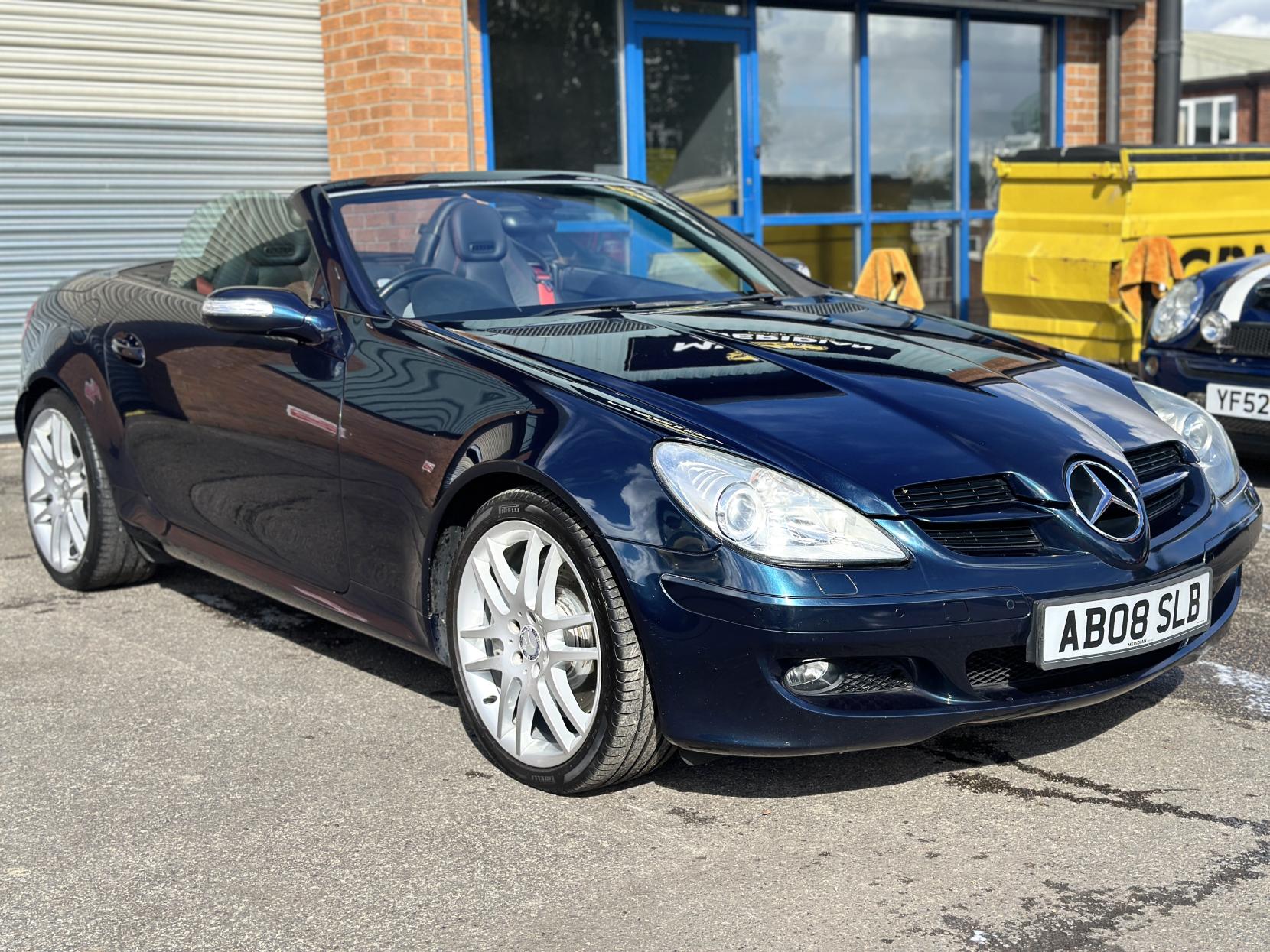 Mercedes-Benz SLK 3.0 SLK280 Convertible 2dr Petrol G-Tronic Euro 5 (231 ps)