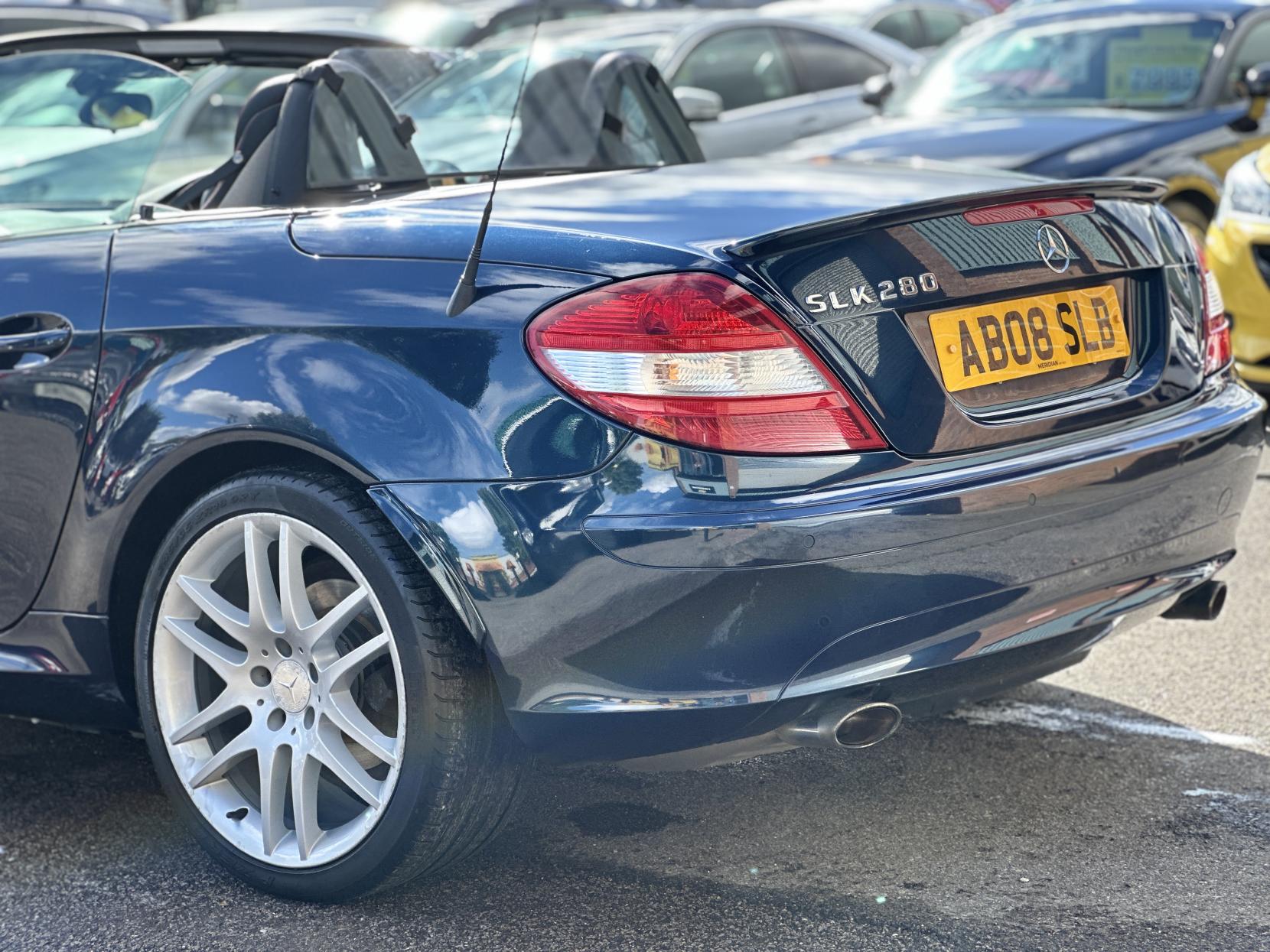 Mercedes-Benz SLK 3.0 SLK280 Convertible 2dr Petrol G-Tronic Euro 5 (231 ps)