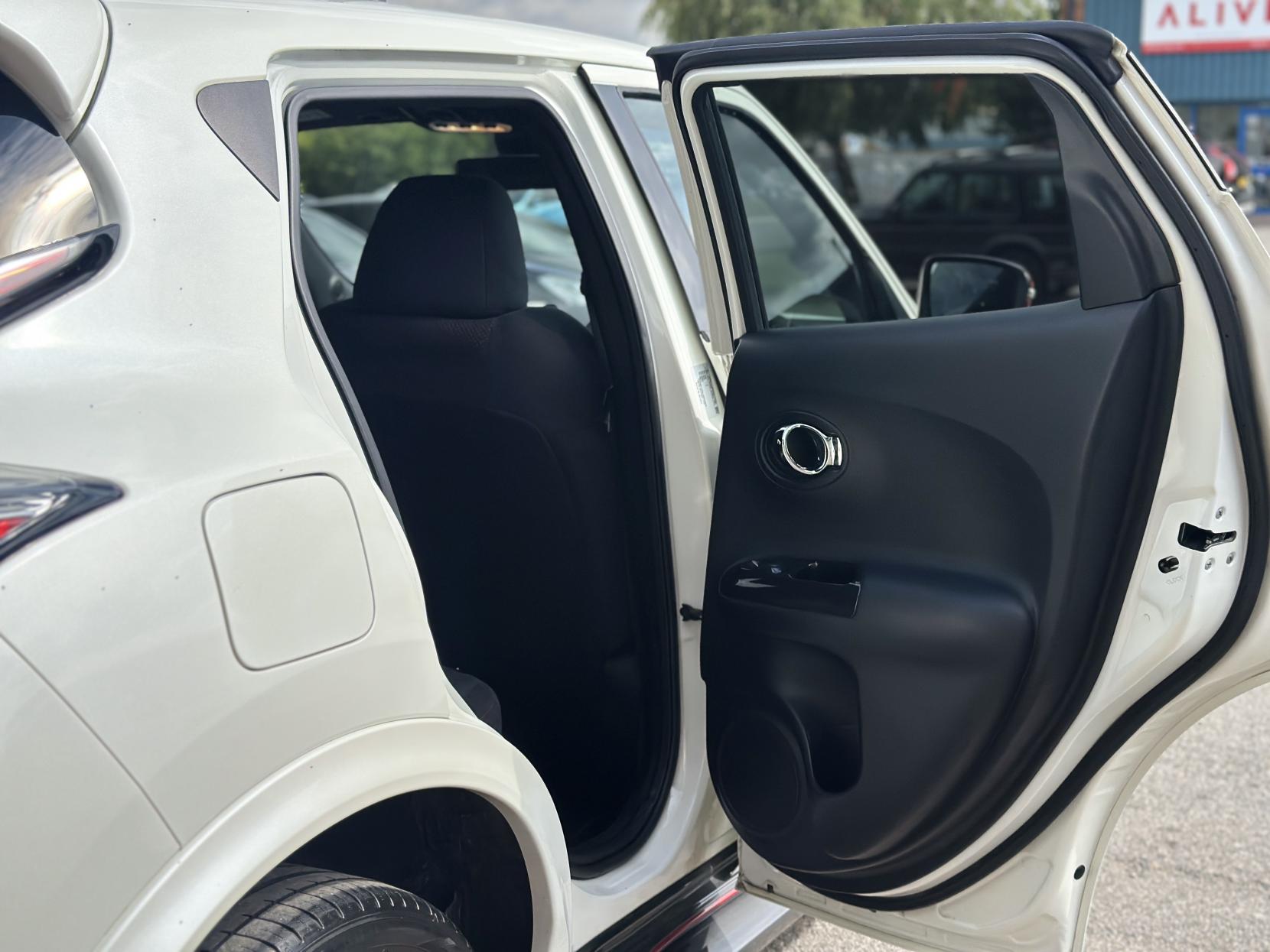 Nissan Juke 1.6 DIG-T Nismo RS SUV 5dr Petrol Manual Euro 5 (218 ps)