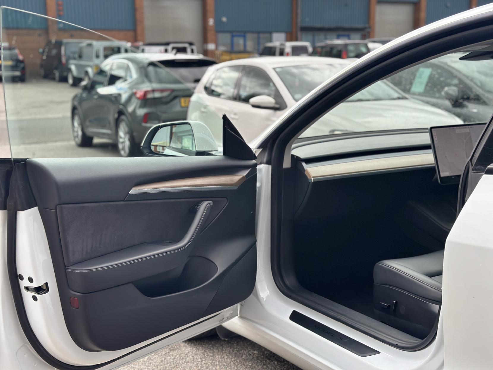 Tesla Model 3 Standard Range Plus Saloon 4dr Electric Auto RWD (241 bhp)