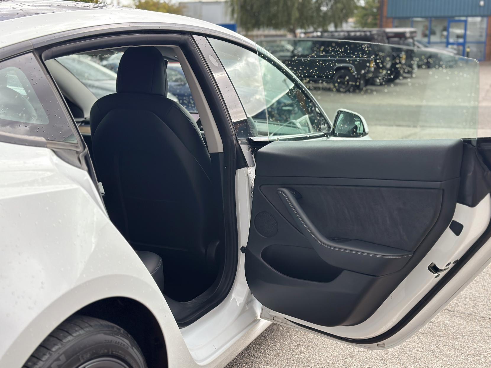 Tesla Model 3 Standard Range Plus Saloon 4dr Electric Auto RWD (241 bhp)
