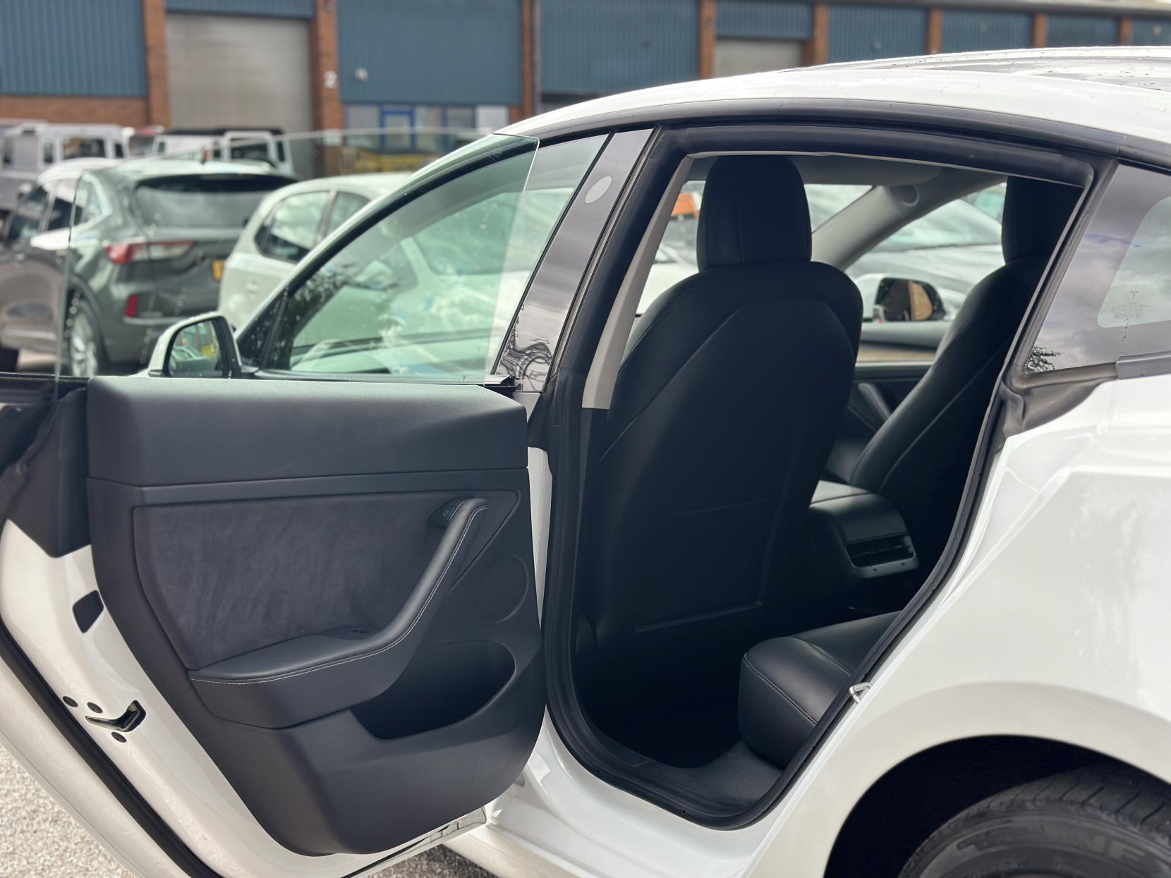 Tesla Model 3 Standard Range Plus Saloon 4dr Electric Auto RWD (241 bhp)