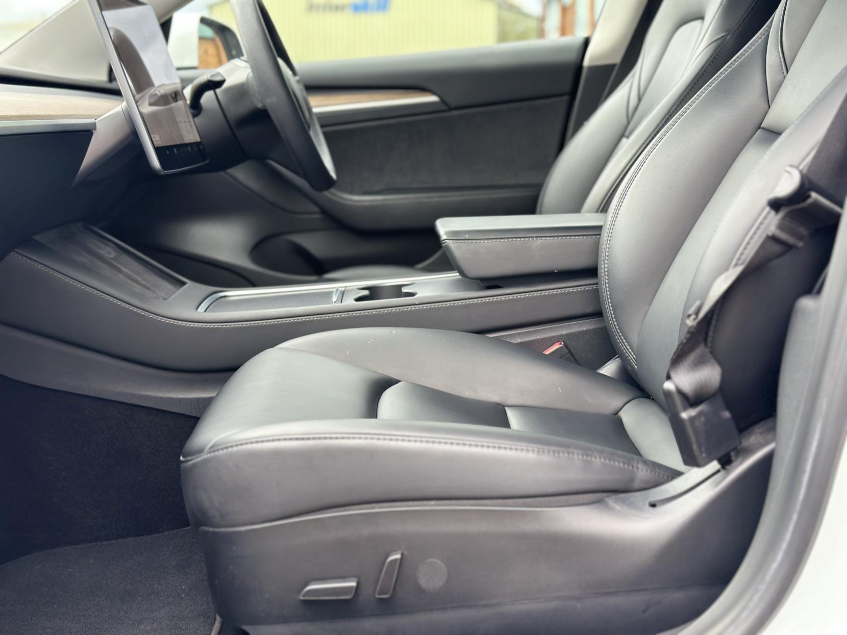 Tesla Model 3 Standard Range Plus Saloon 4dr Electric Auto RWD (241 bhp)