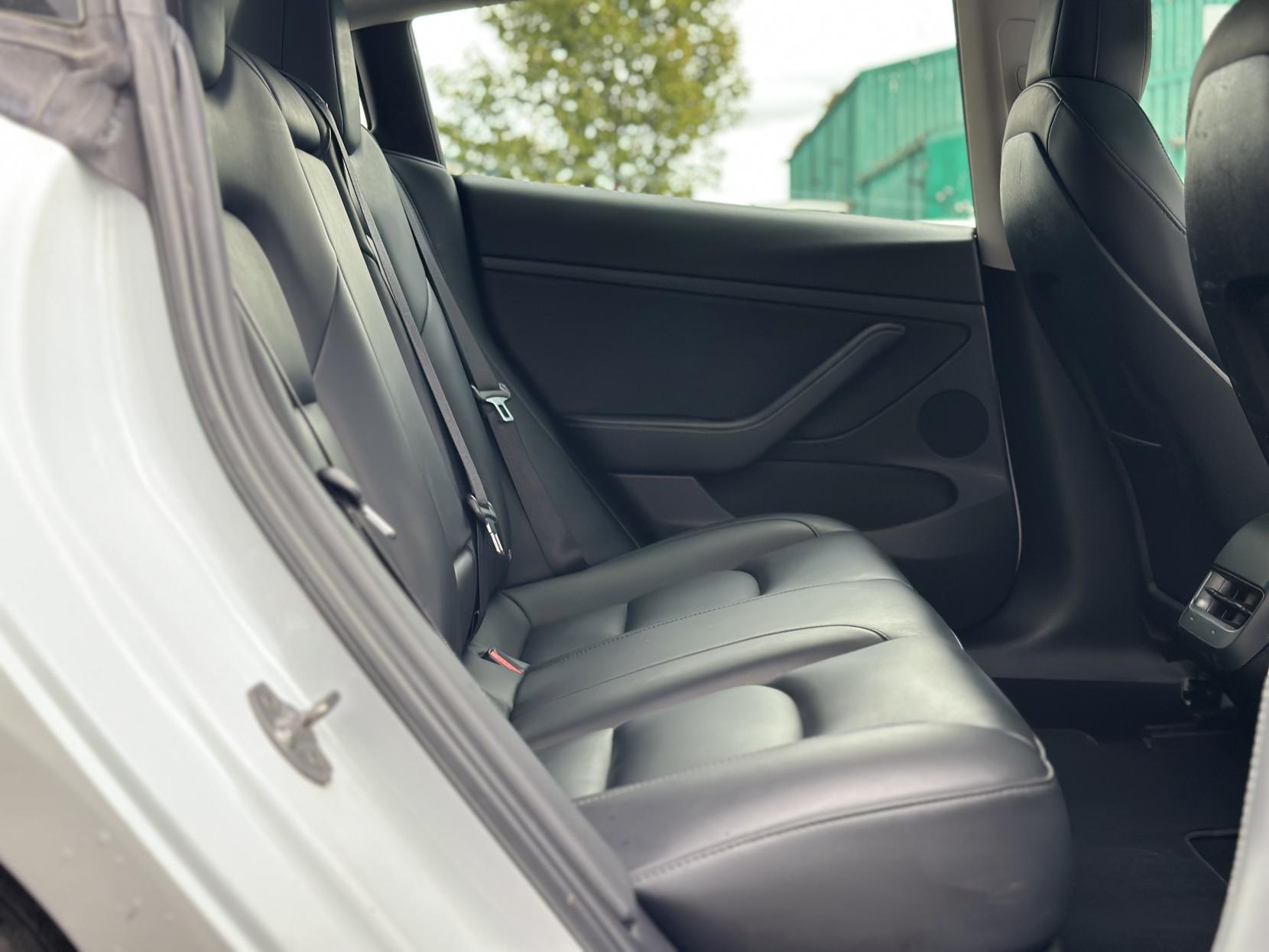 Tesla Model 3 Standard Range Plus Saloon 4dr Electric Auto RWD (241 bhp)