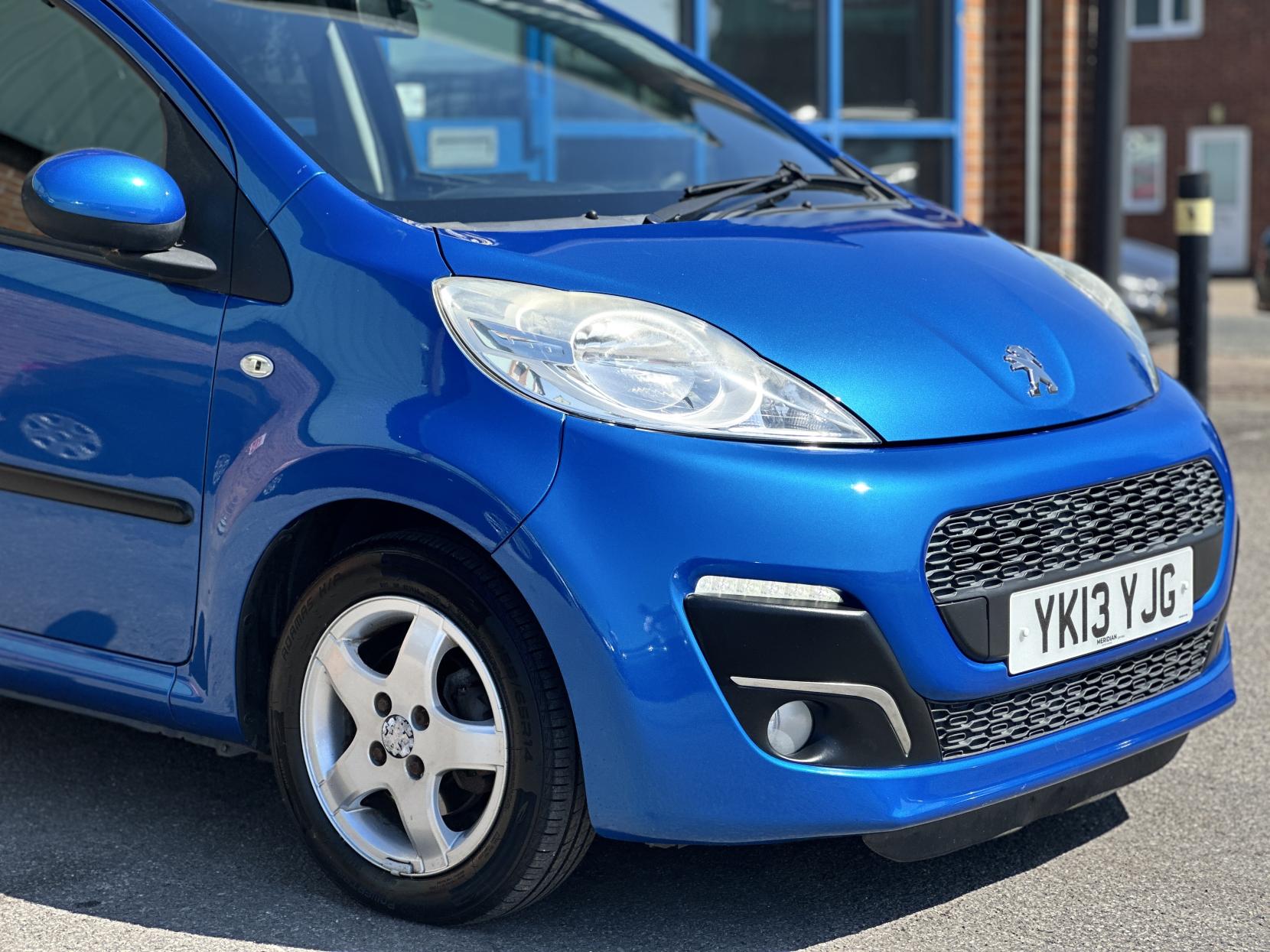 Peugeot 107 1.0 12V Allure Hatchback 5dr Petrol Manual Euro 5 (68 ps)