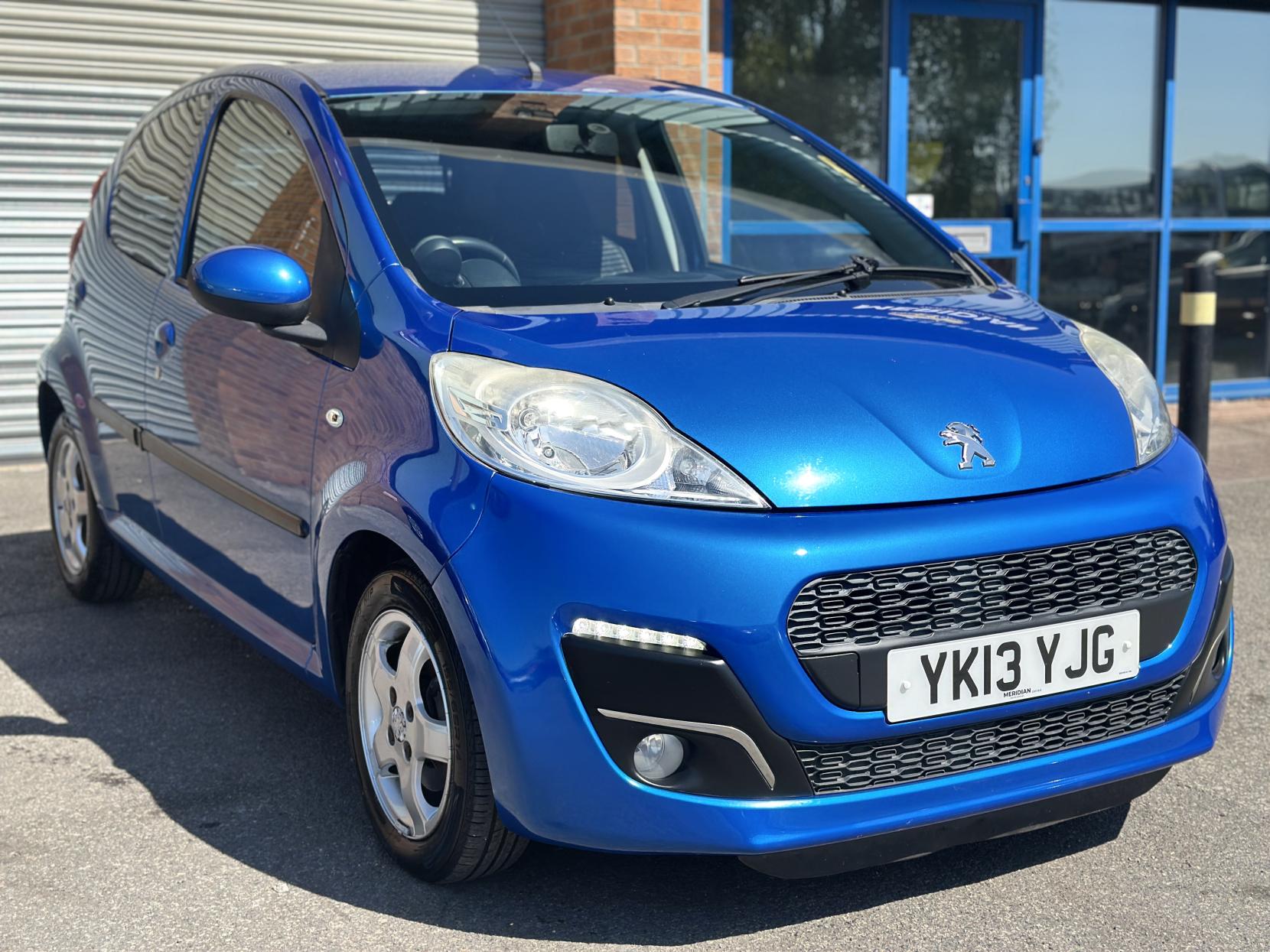 Peugeot 107 1.0 12V Allure Hatchback 5dr Petrol Manual Euro 5 (68 ps)