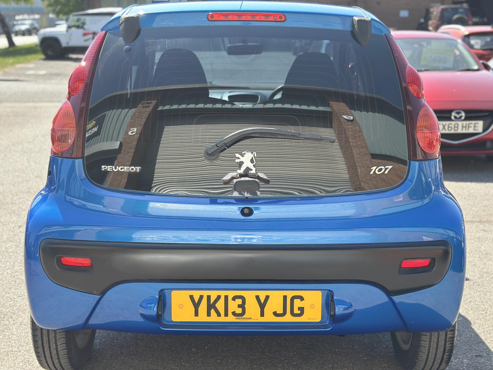 Peugeot 107 1.0 12V Allure Hatchback 5dr Petrol Manual Euro 5 (68 ps)