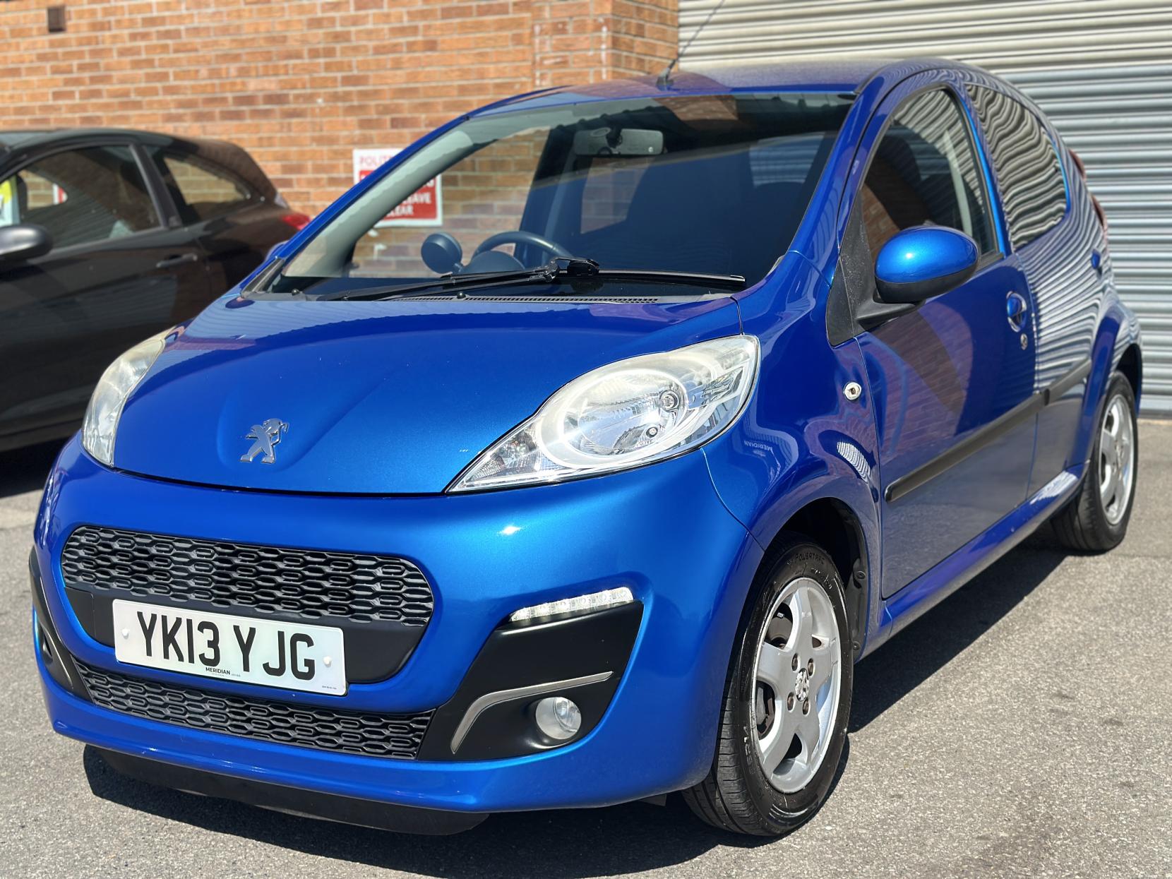 Peugeot 107 1.0 12V Allure Hatchback 5dr Petrol Manual Euro 5 (68 ps)