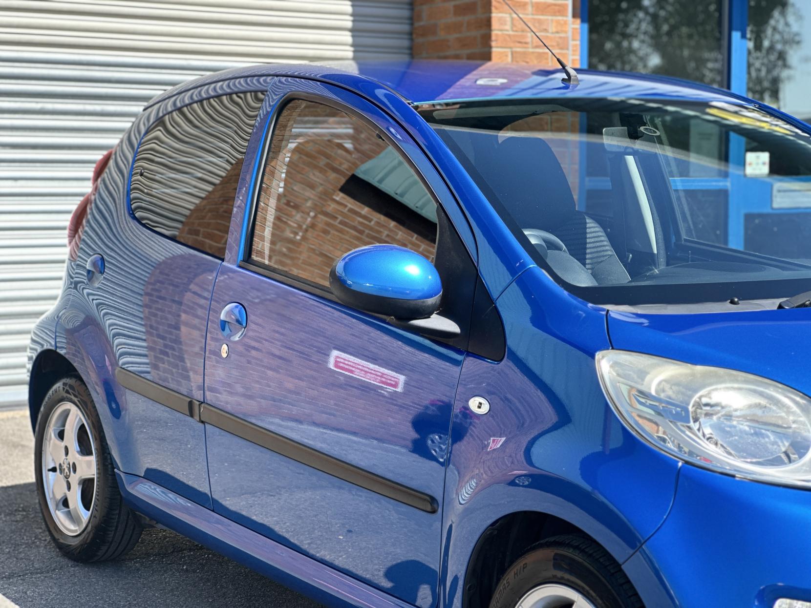 Peugeot 107 1.0 12V Allure Hatchback 5dr Petrol Manual Euro 5 (68 ps)