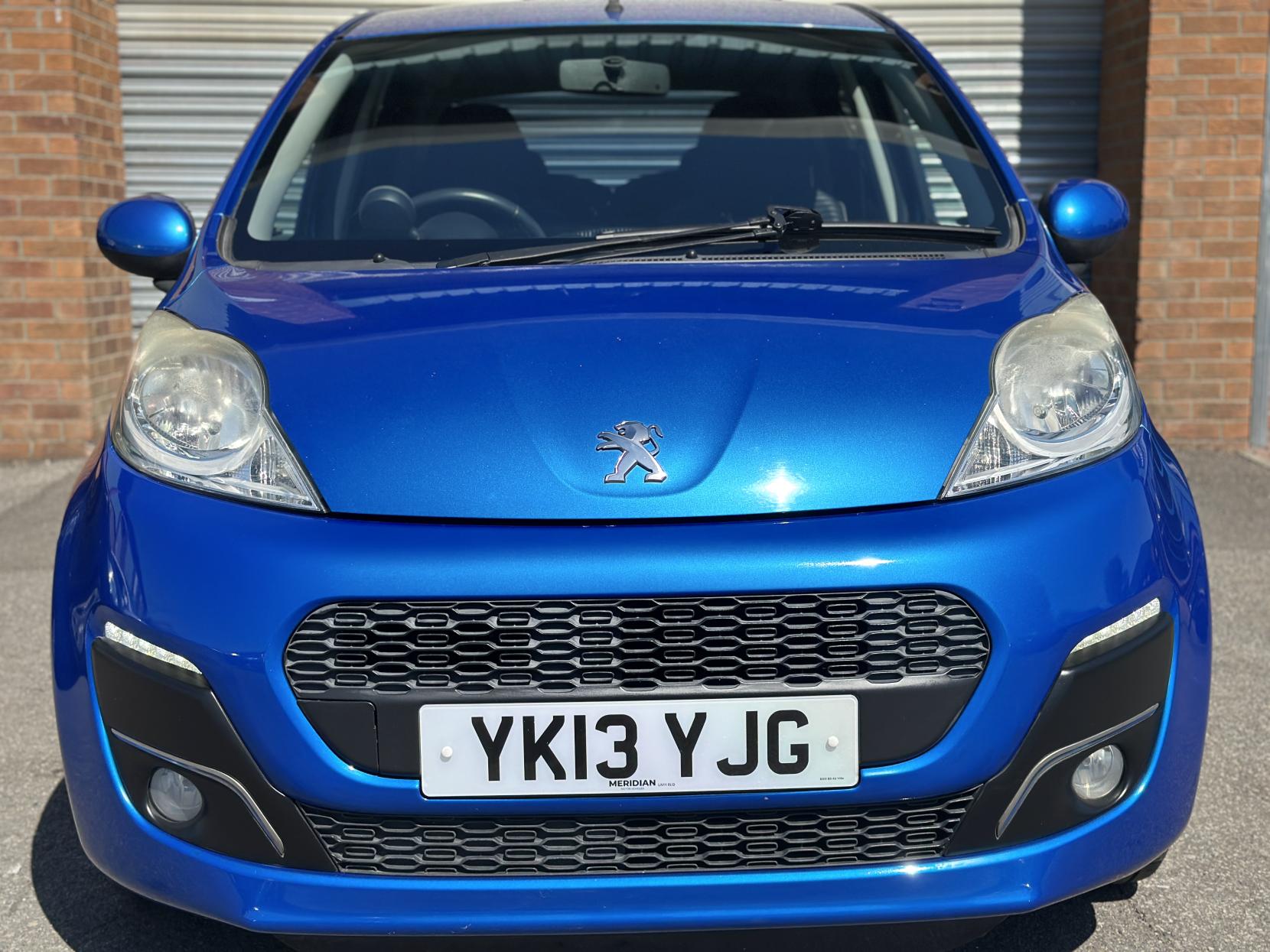 Peugeot 107 1.0 12V Allure Hatchback 5dr Petrol Manual Euro 5 (68 ps)