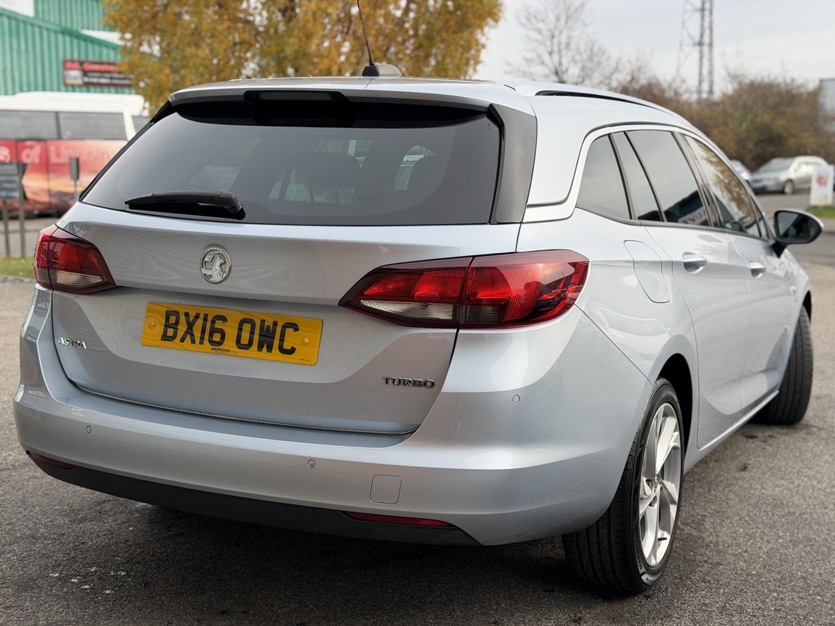 Vauxhall Astra 1.4i Turbo SRi Sports Tourer 5dr Petrol Manual Euro 6 (150 ps)