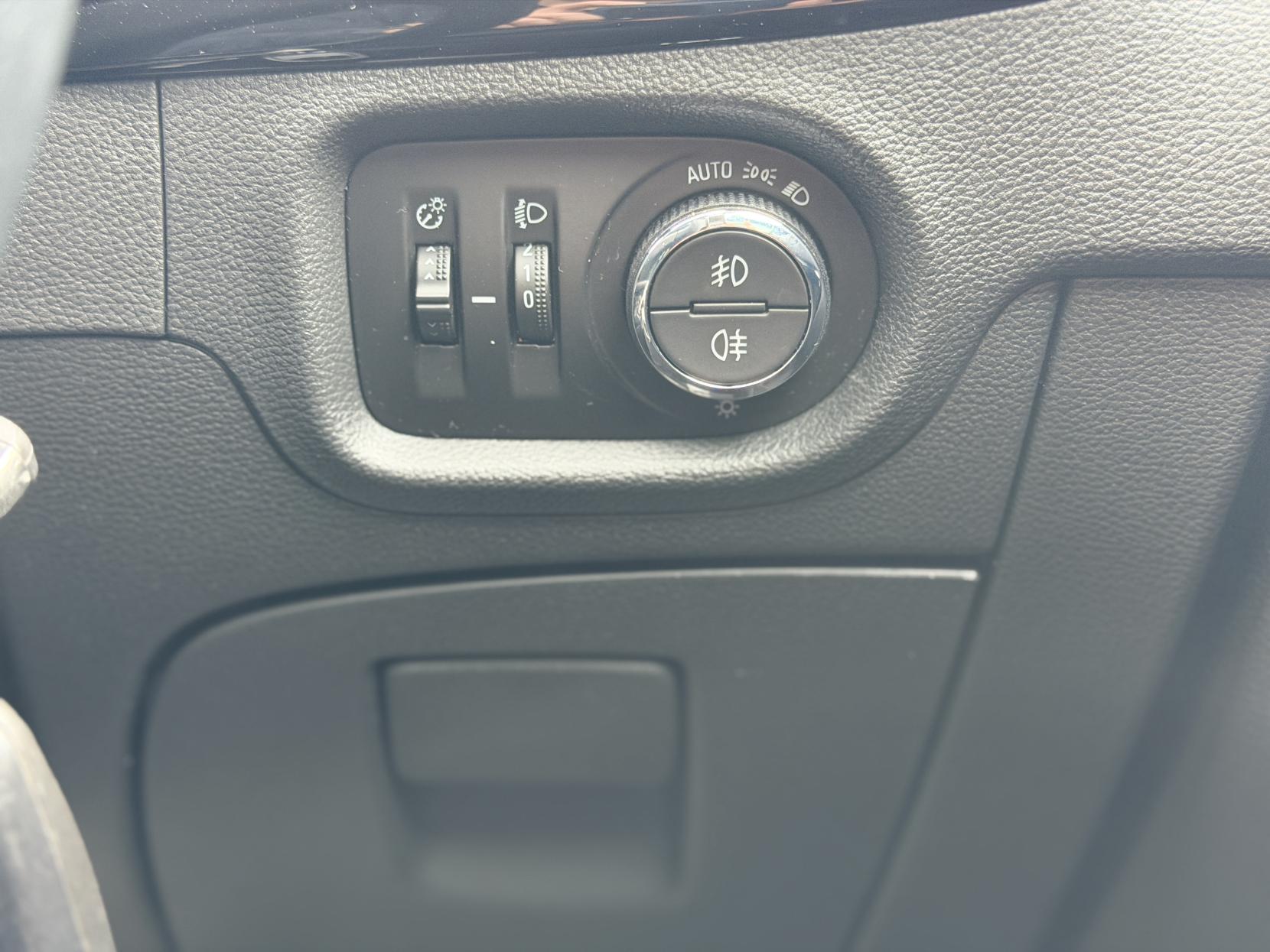 Vauxhall Astra 1.4i Turbo SRi Sports Tourer 5dr Petrol Manual Euro 6 (150 ps)