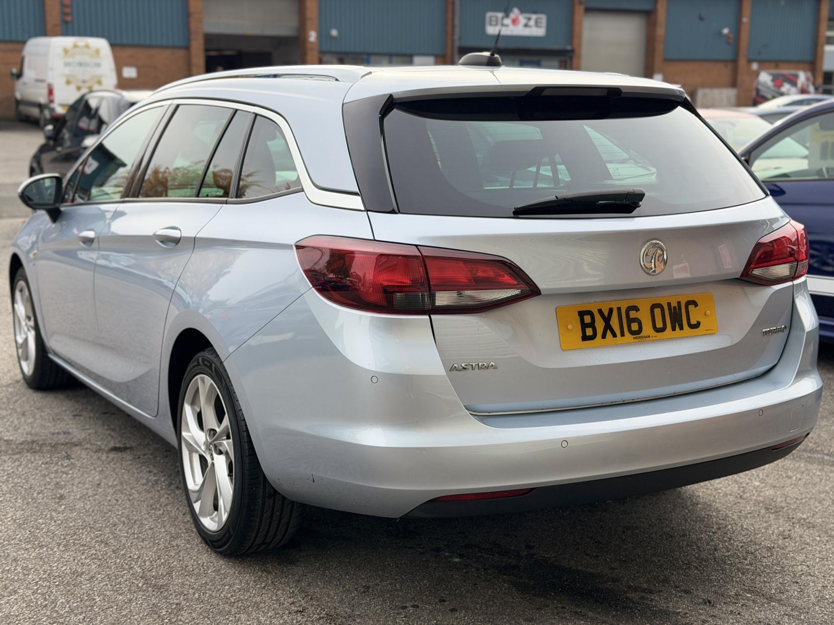 Vauxhall Astra 1.4i Turbo SRi Sports Tourer 5dr Petrol Manual Euro 6 (150 ps)