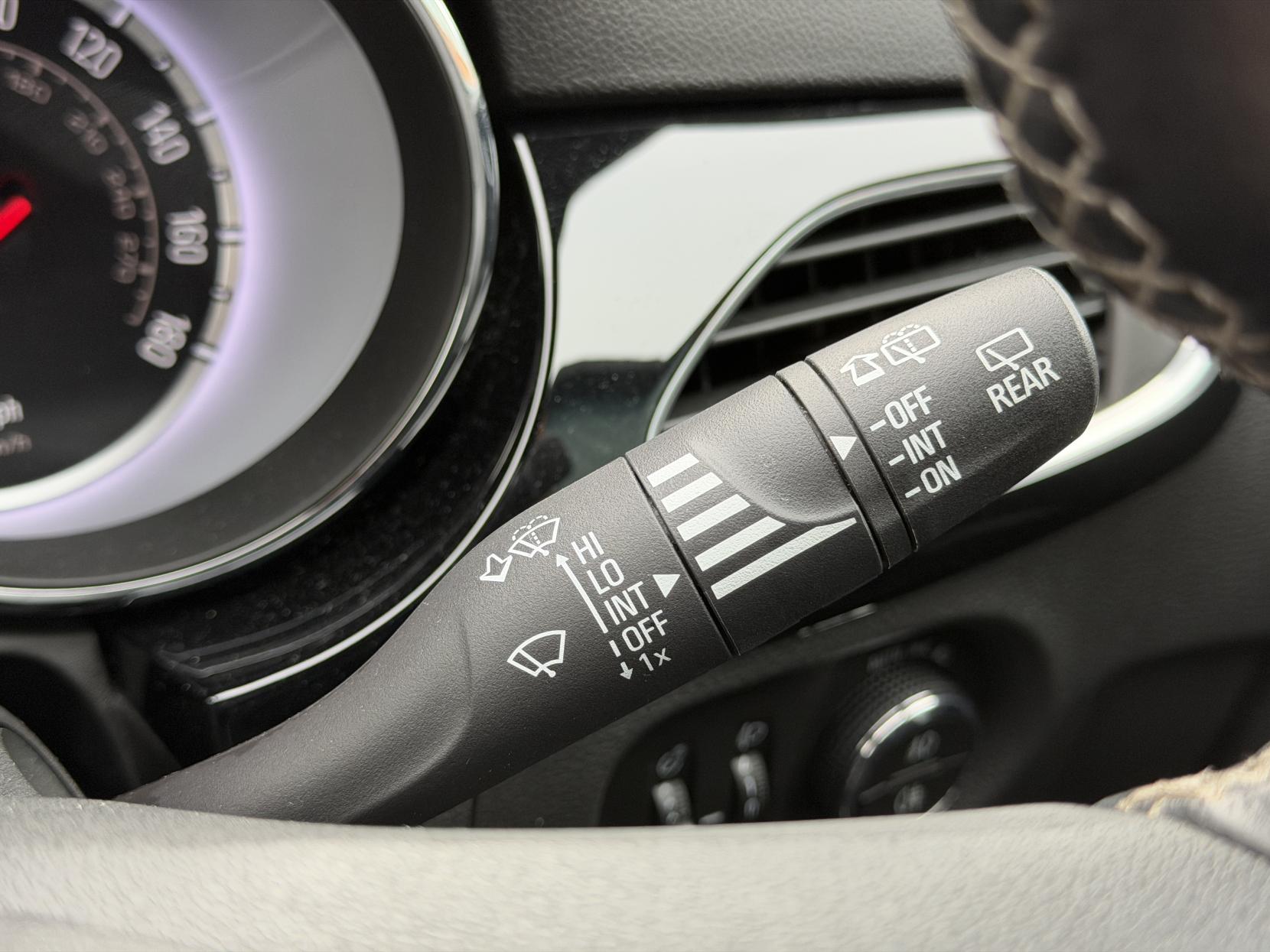 Vauxhall Astra 1.4i Turbo SRi Sports Tourer 5dr Petrol Manual Euro 6 (150 ps)