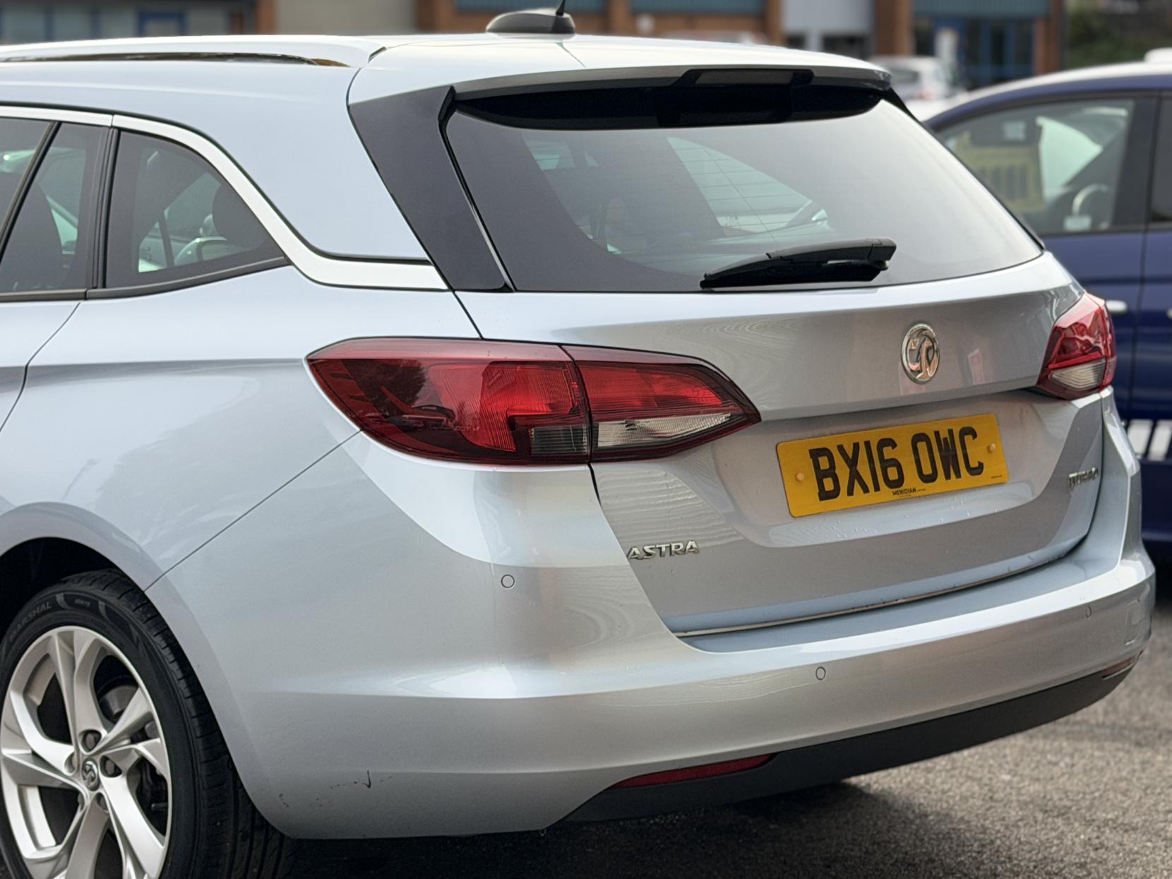 Vauxhall Astra 1.4i Turbo SRi Sports Tourer 5dr Petrol Manual Euro 6 (150 ps)