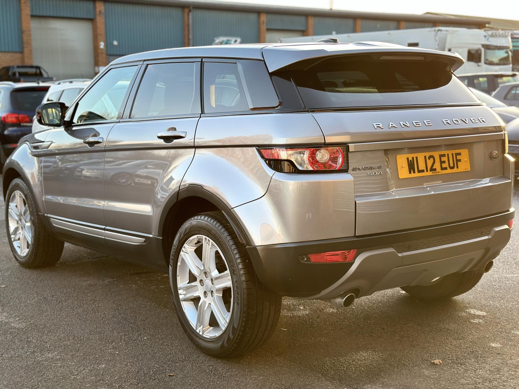 Land Rover Range Rover Evoque 2.2 SD4 Pure SUV 5dr Diesel Manual 4WD Euro 5 (s/s) (190 ps)