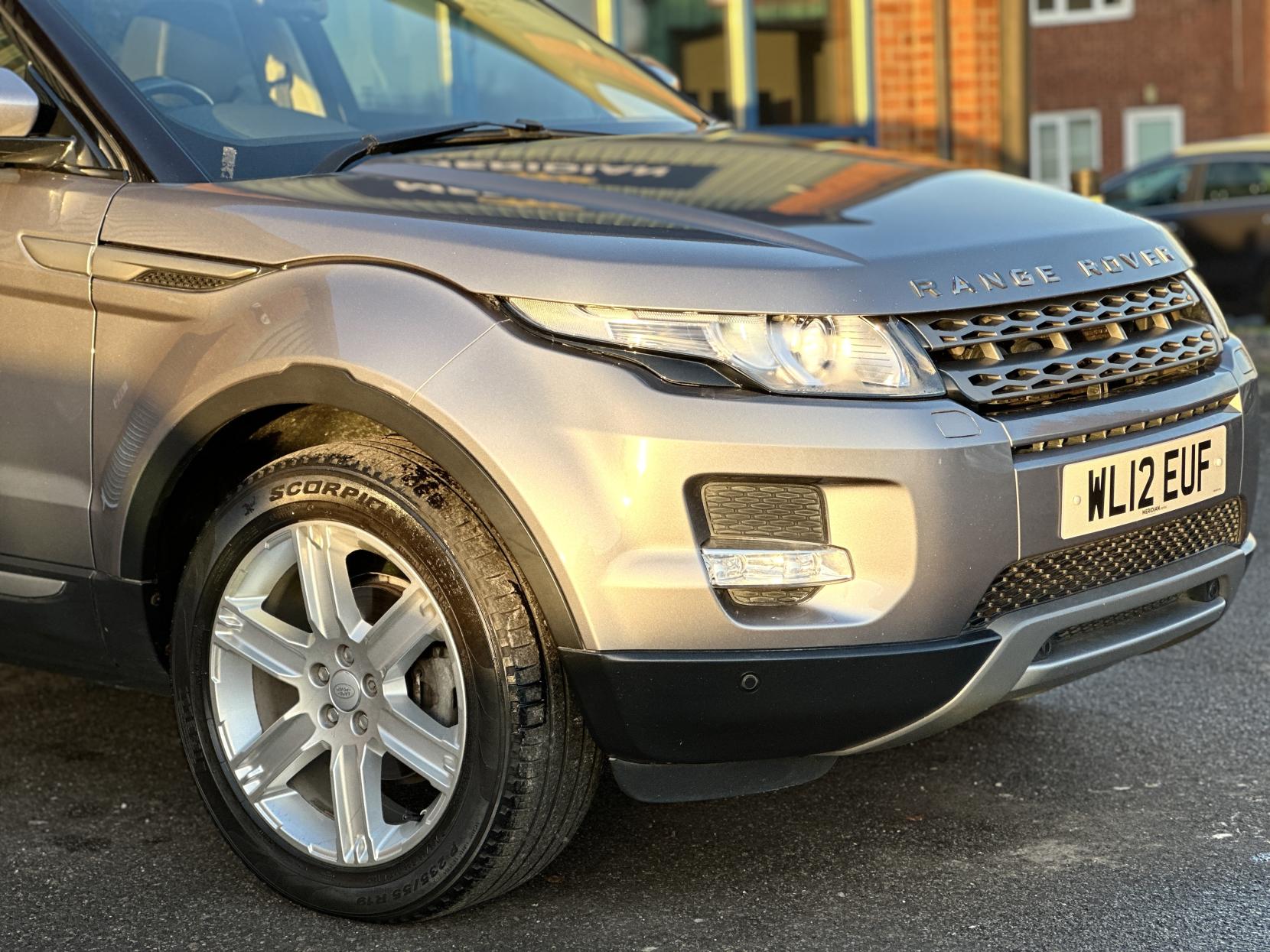 Land Rover Range Rover Evoque 2.2 SD4 Pure SUV 5dr Diesel Manual 4WD Euro 5 (s/s) (190 ps)