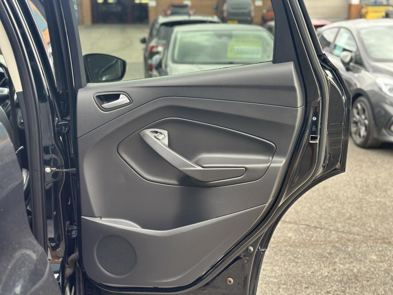 Ford Kuga 2.0 TDCi Titanium SUV 5dr Diesel Manual 2WD Euro 6 (s/s) (150 ps)