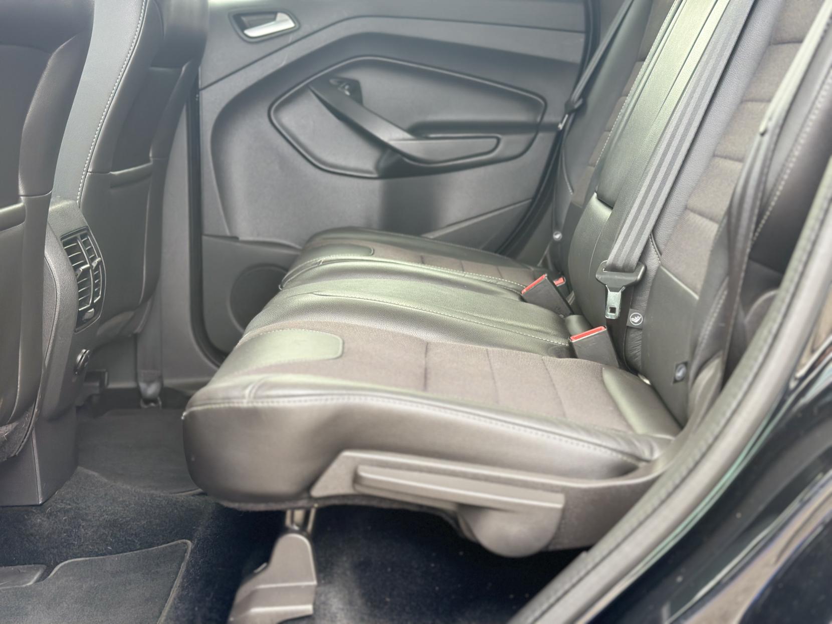 Ford Kuga 2.0 TDCi Titanium SUV 5dr Diesel Manual 2WD Euro 6 (s/s) (150 ps)